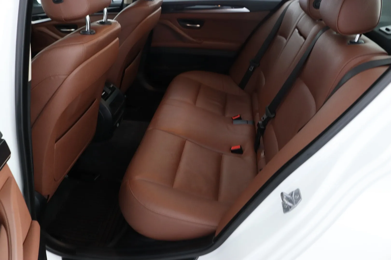 BMW 520 ILT-562 carousel image