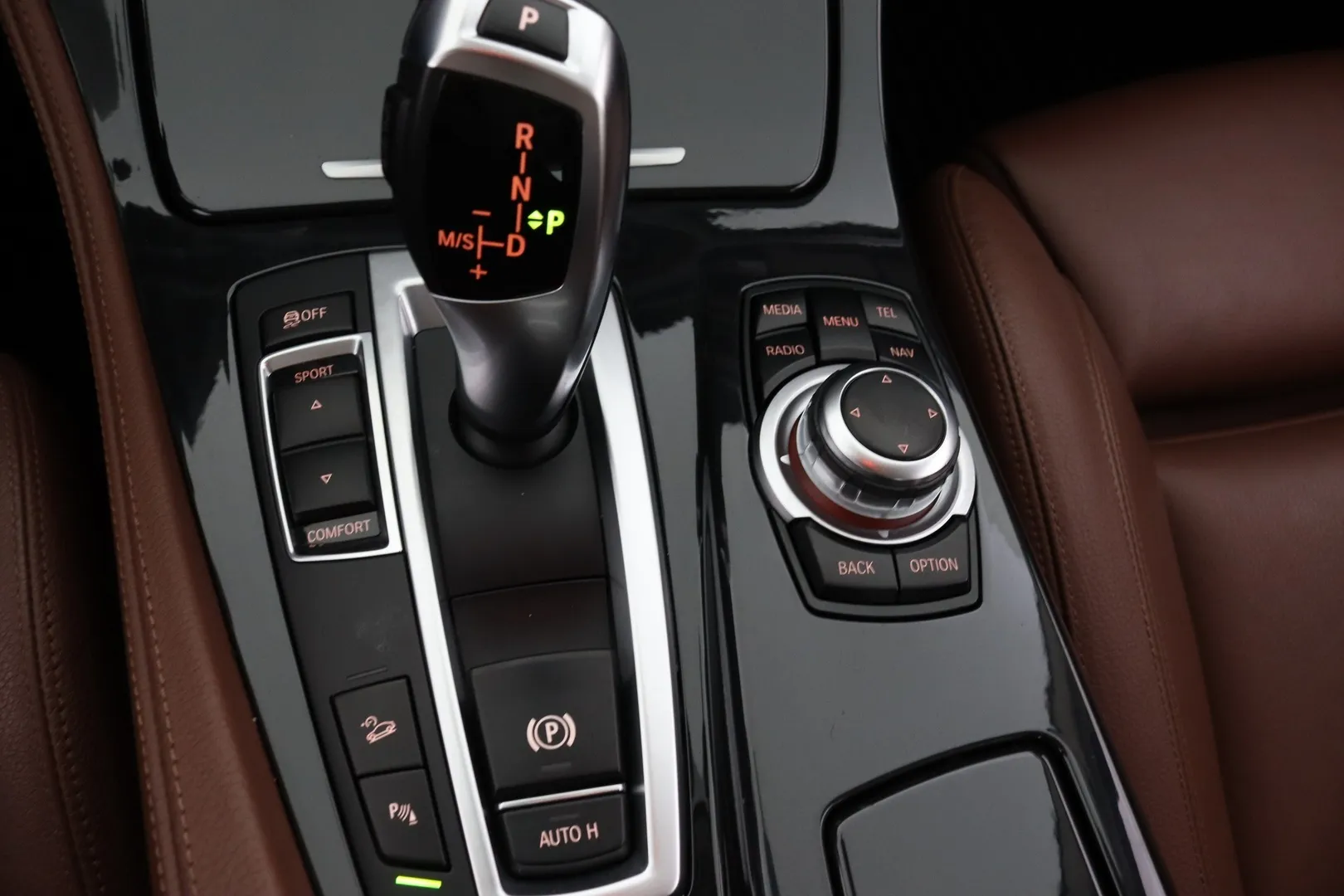 BMW 520 ILT-562 carousel image