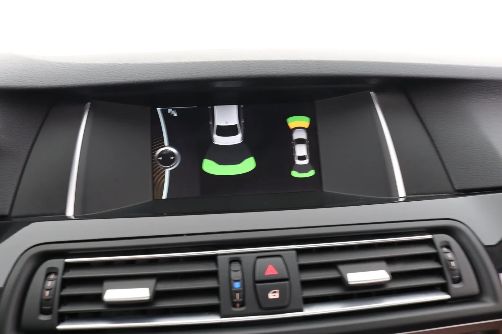 BMW 520 ILT-562 carousel image
