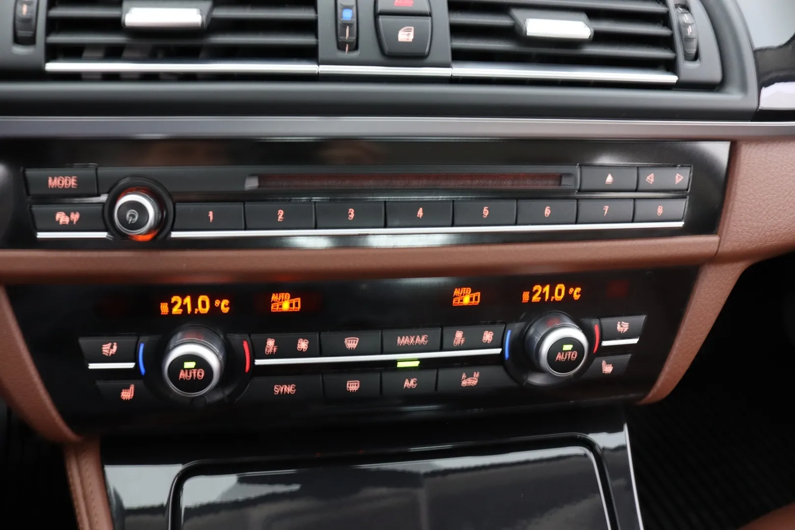 BMW 520 ILT-562 carousel image