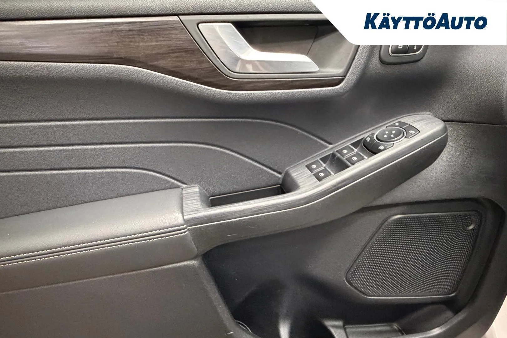 Ford Kuga YKY-548 carousel image