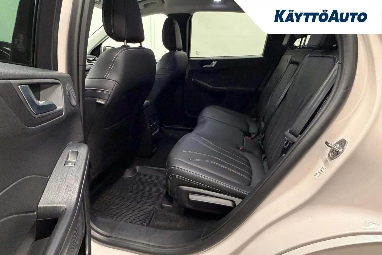 Ford Kuga YKY-548 carousel image