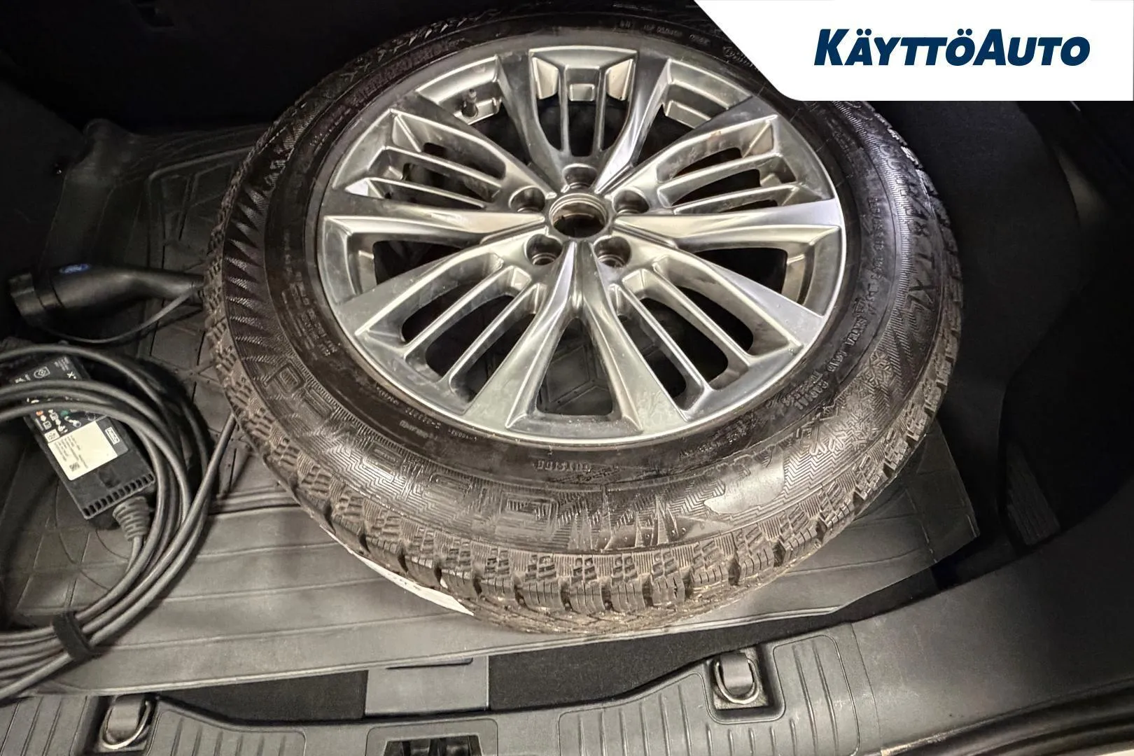 Ford Kuga YKY-548 carousel image