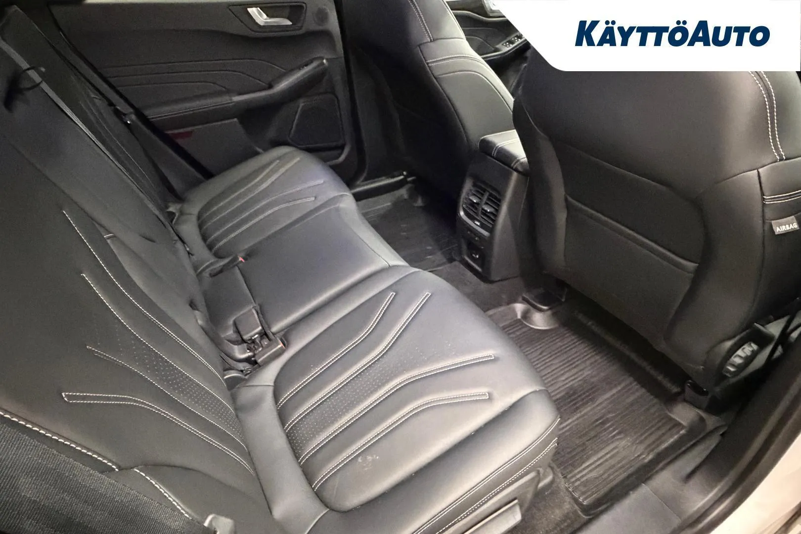 Ford Kuga YKY-548 carousel image