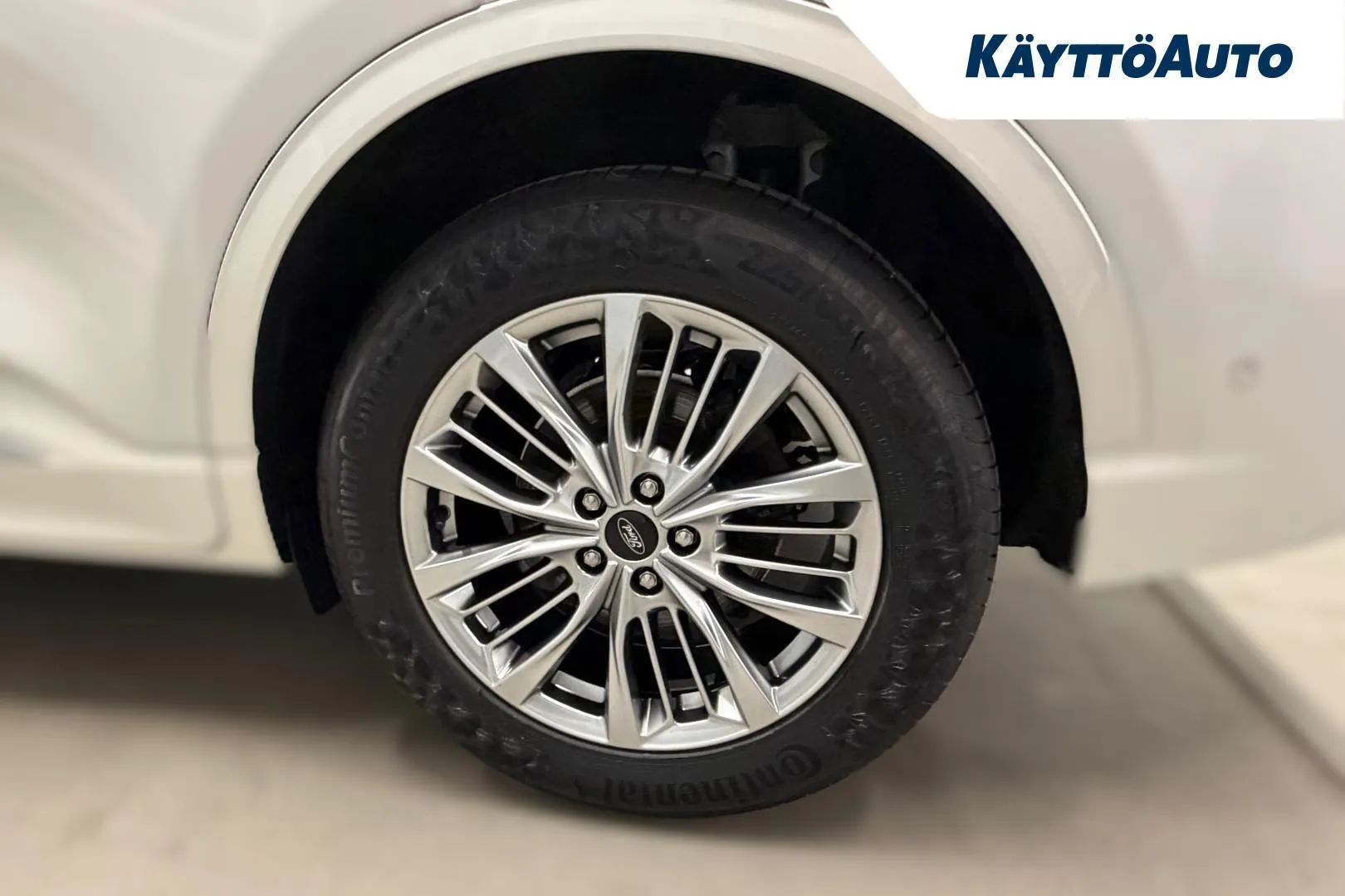 Ford Kuga YKY-548 carousel image
