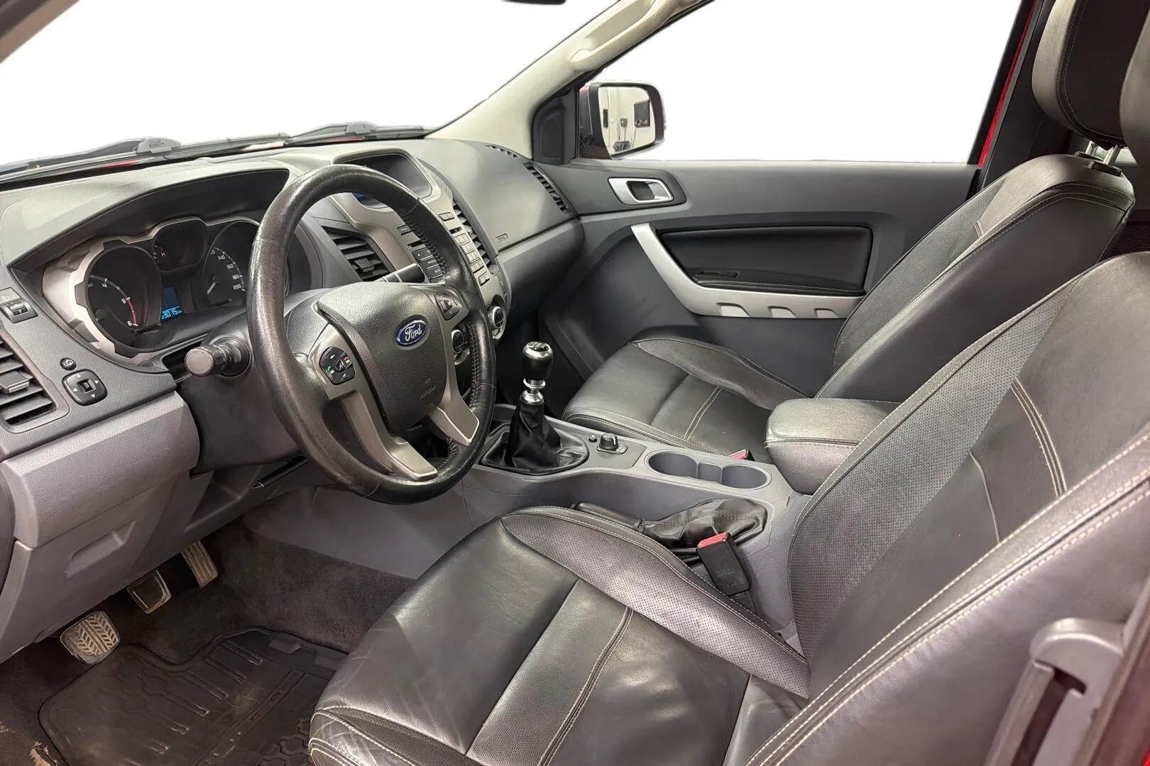 Ford Ranger YIP-194 carousel image