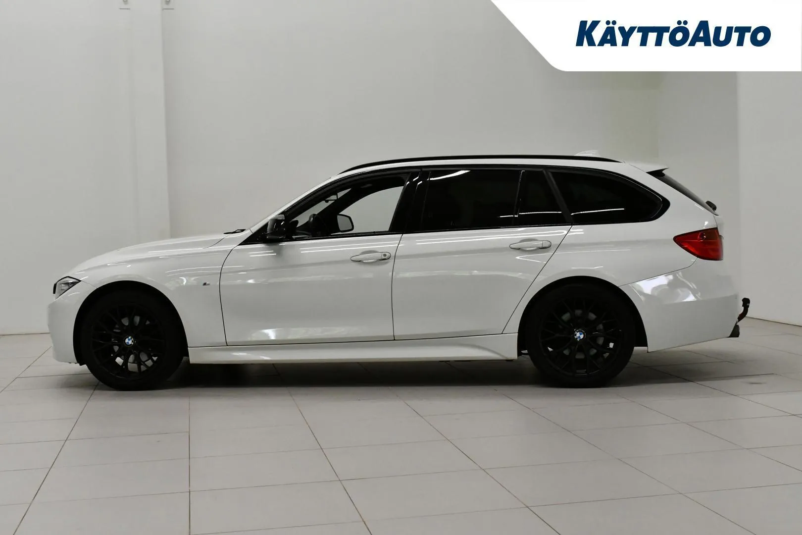 BMW 320 YIR-145 carousel image