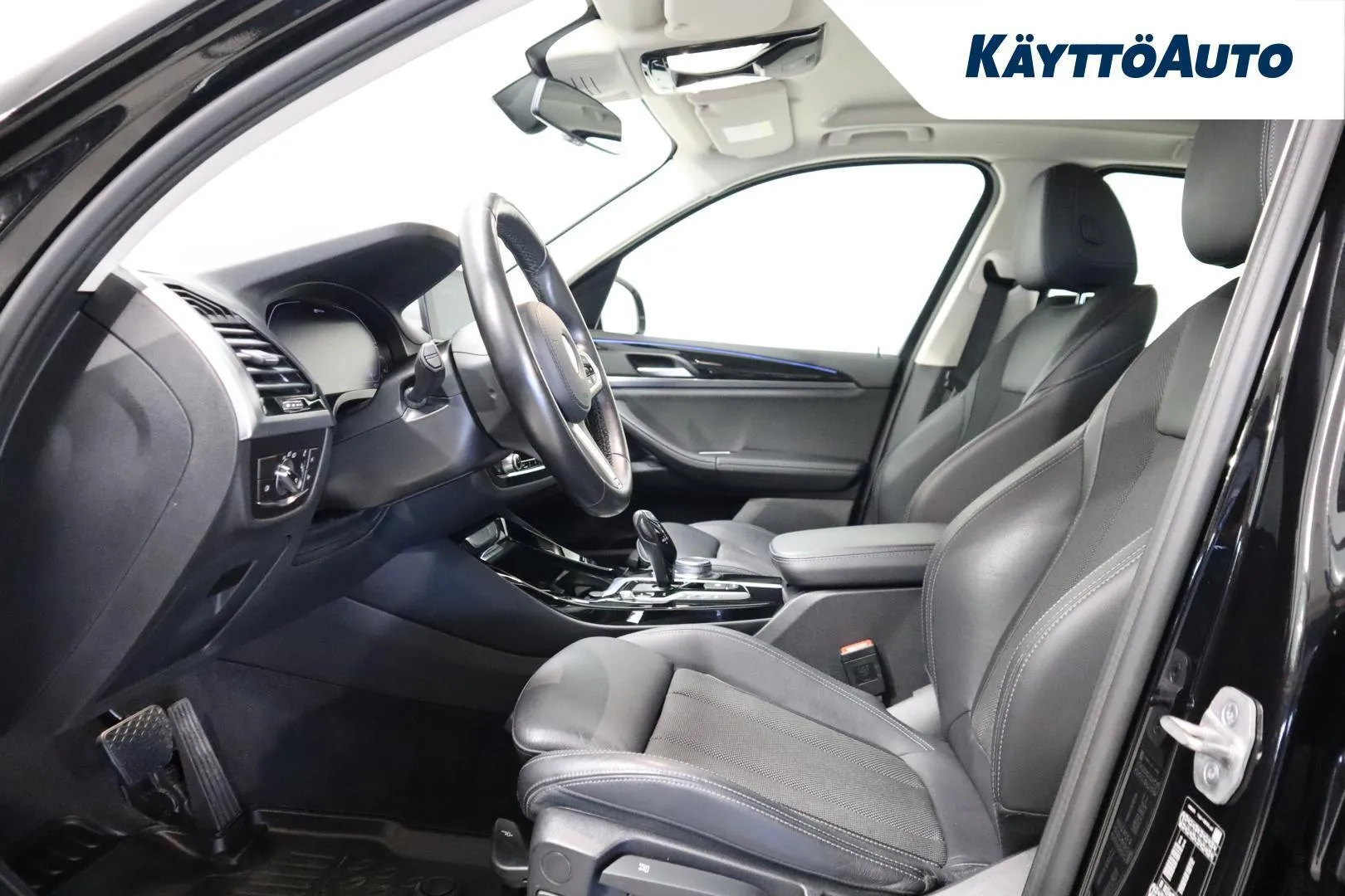BMW X3 MZH-272 carousel image