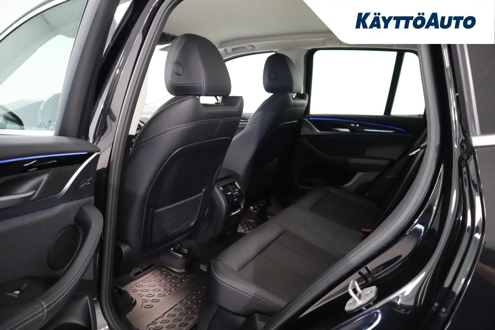 BMW X3 MZH-272 carousel image