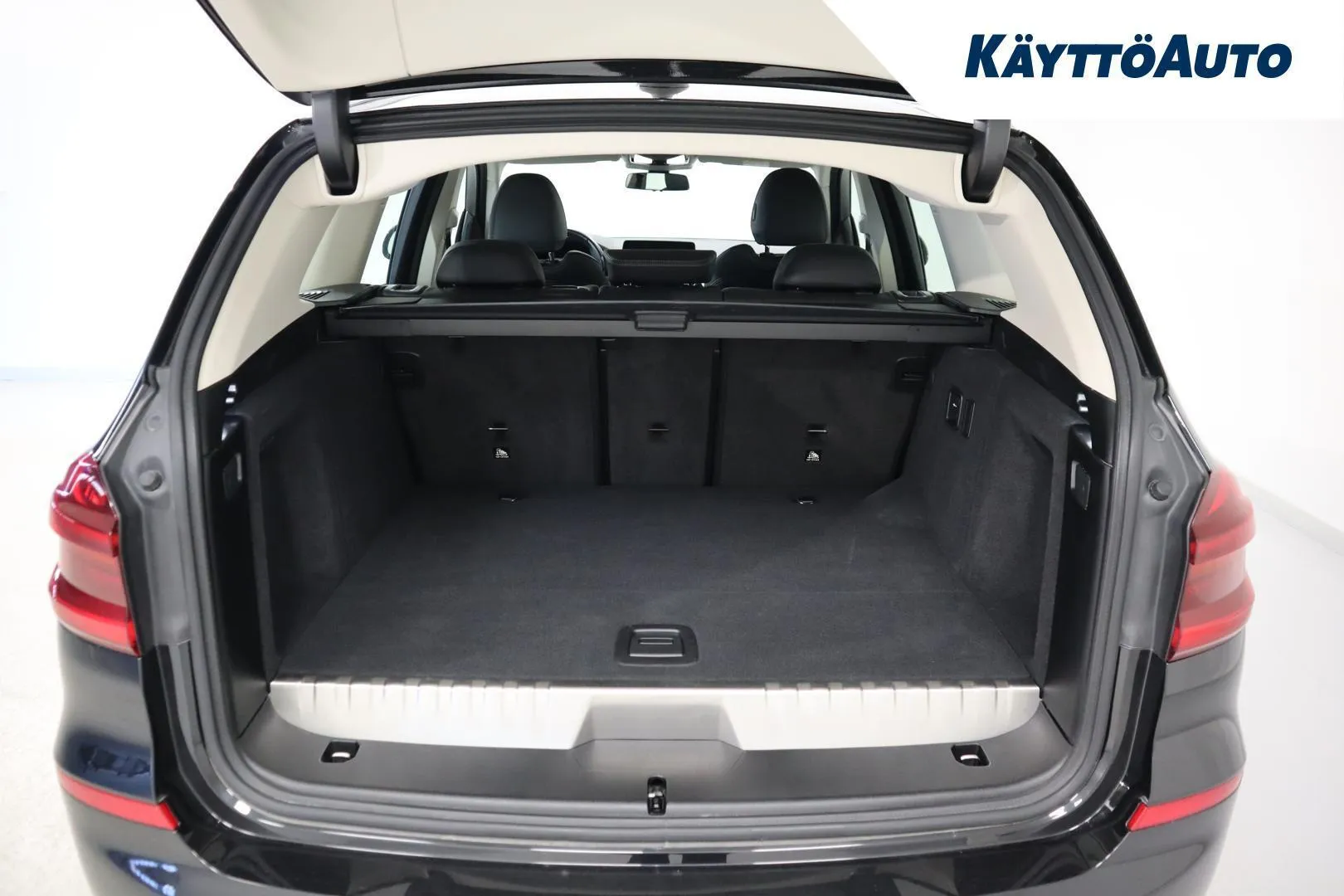 BMW X3 MZH-272 carousel image