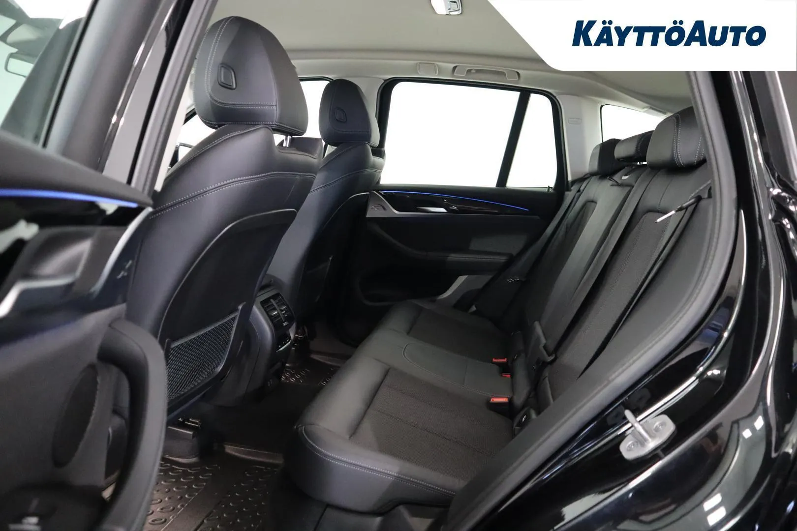 BMW X3 MZH-272 carousel image