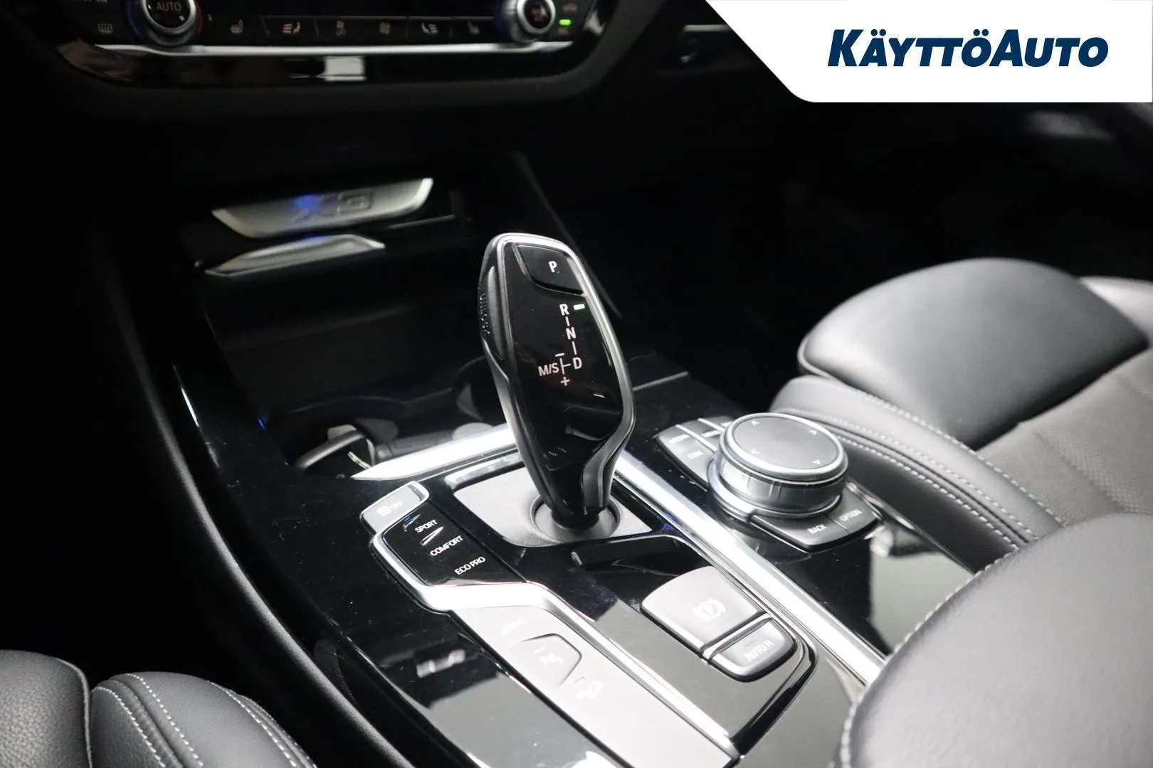 BMW X3 MZH-272 carousel image