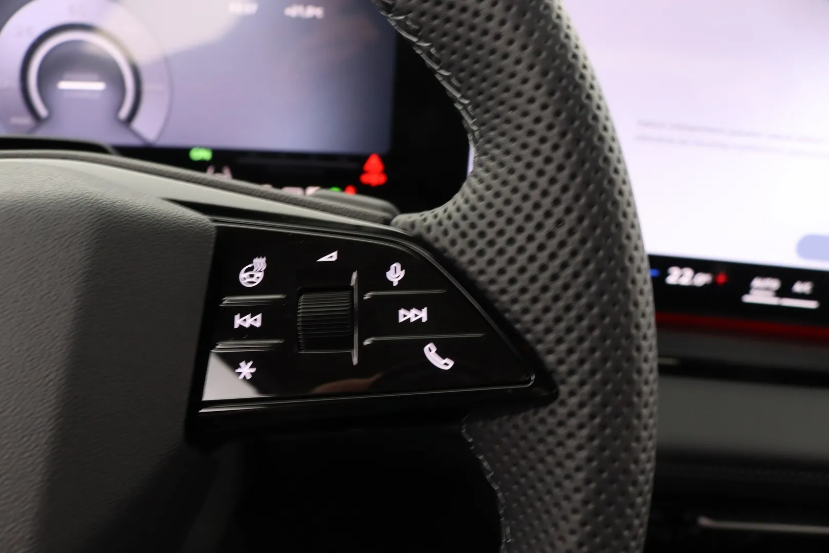 Audi Q6 e-tron YMU-859 carousel image