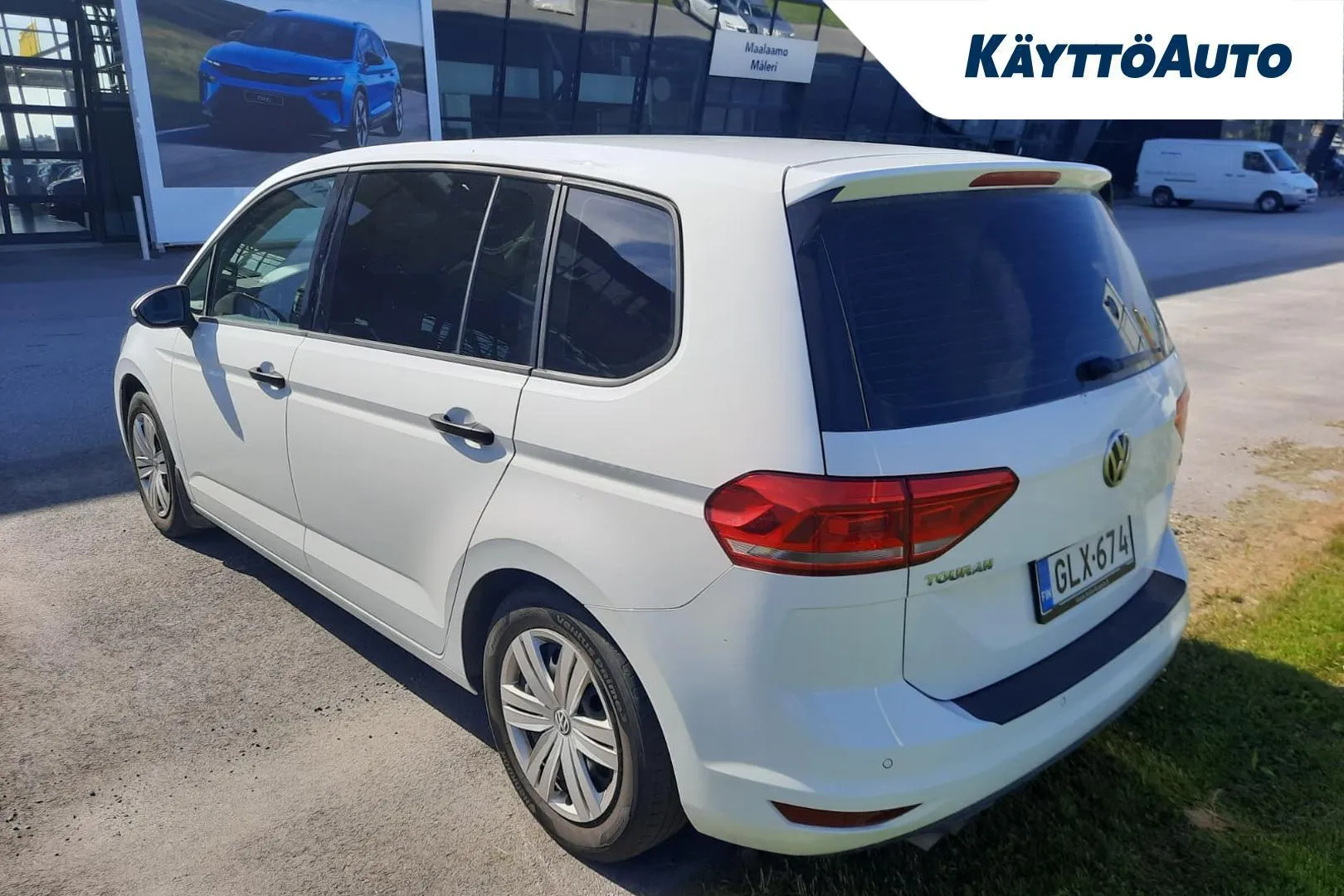 Volkswagen Touran GLX-674 carousel image