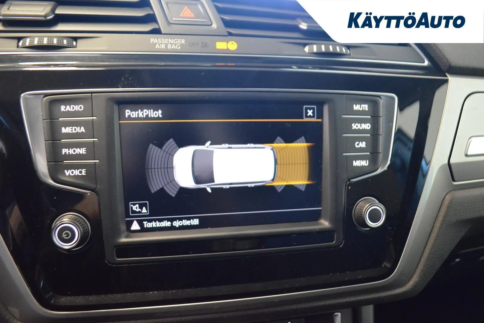 Volkswagen Touran GLX-674 carousel image