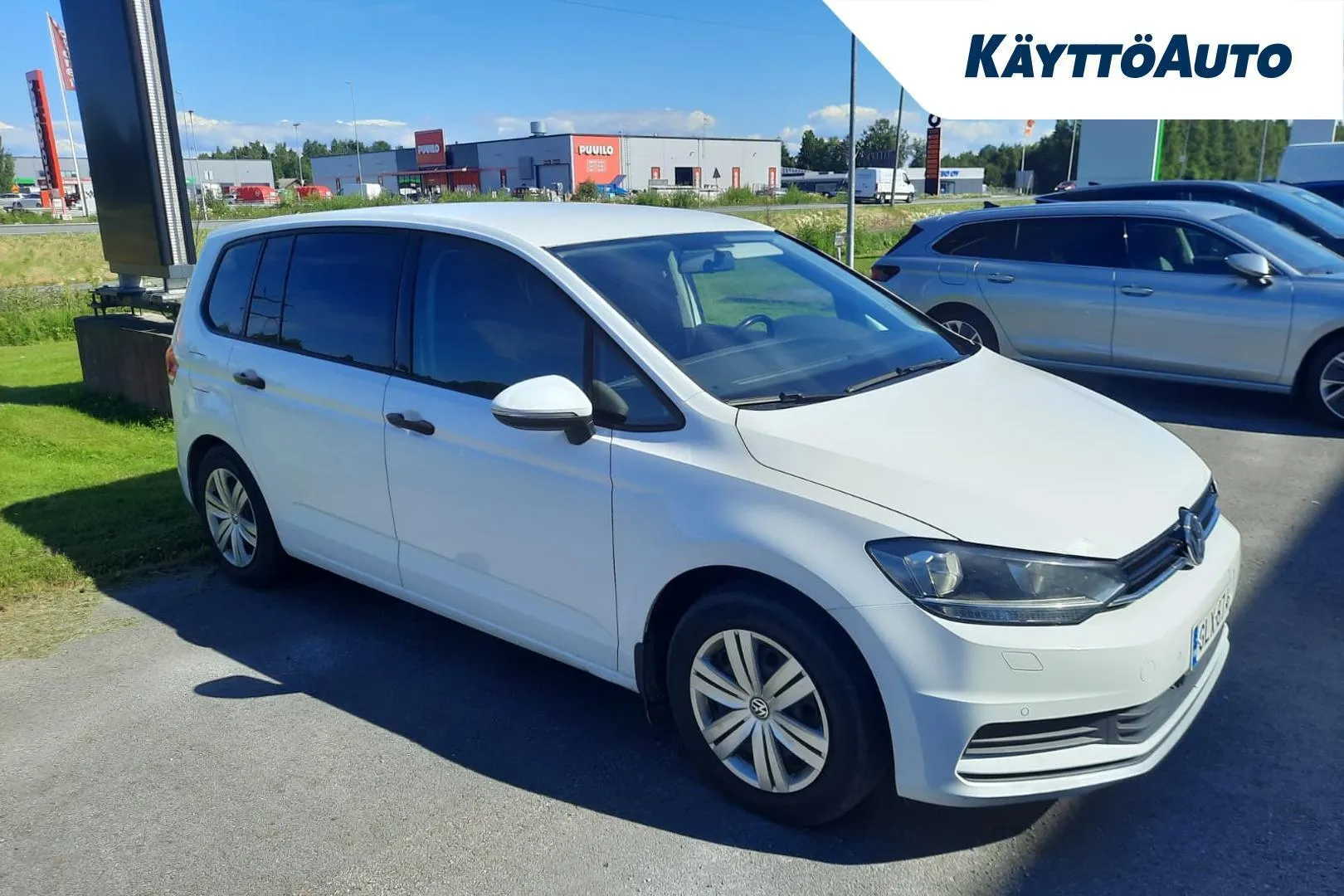 Volkswagen Touran GLX-674 carousel image