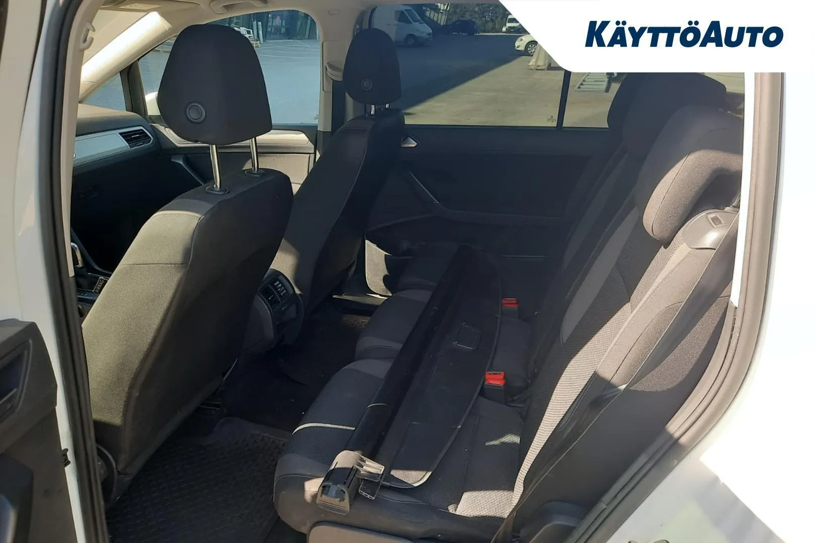 Volkswagen Touran GLX-674 carousel image