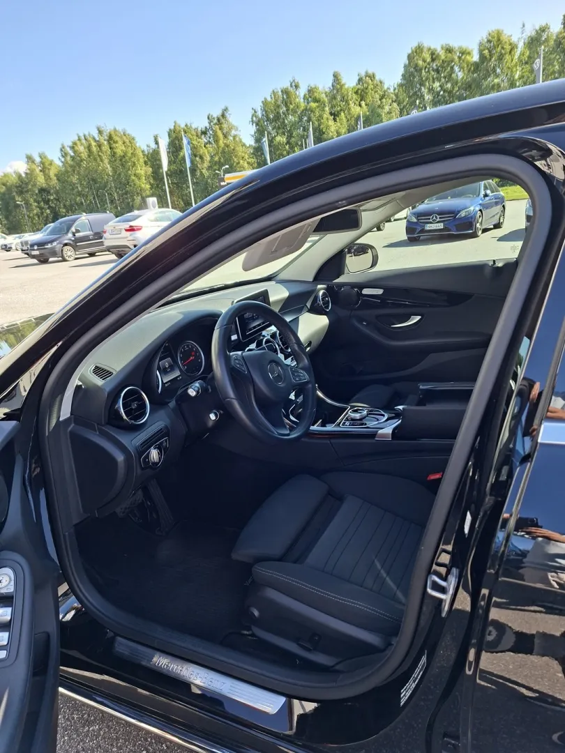 Mercedes-Benz C LNR-137 carousel image