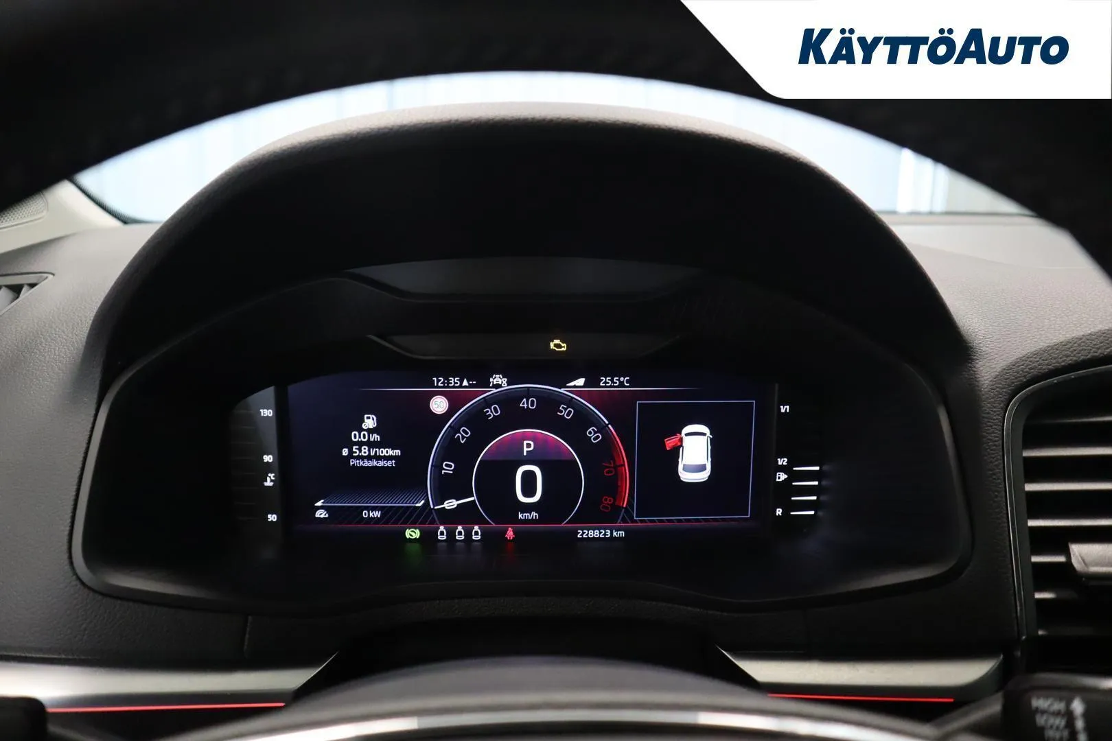 Skoda Karoq IZC-220 carousel image