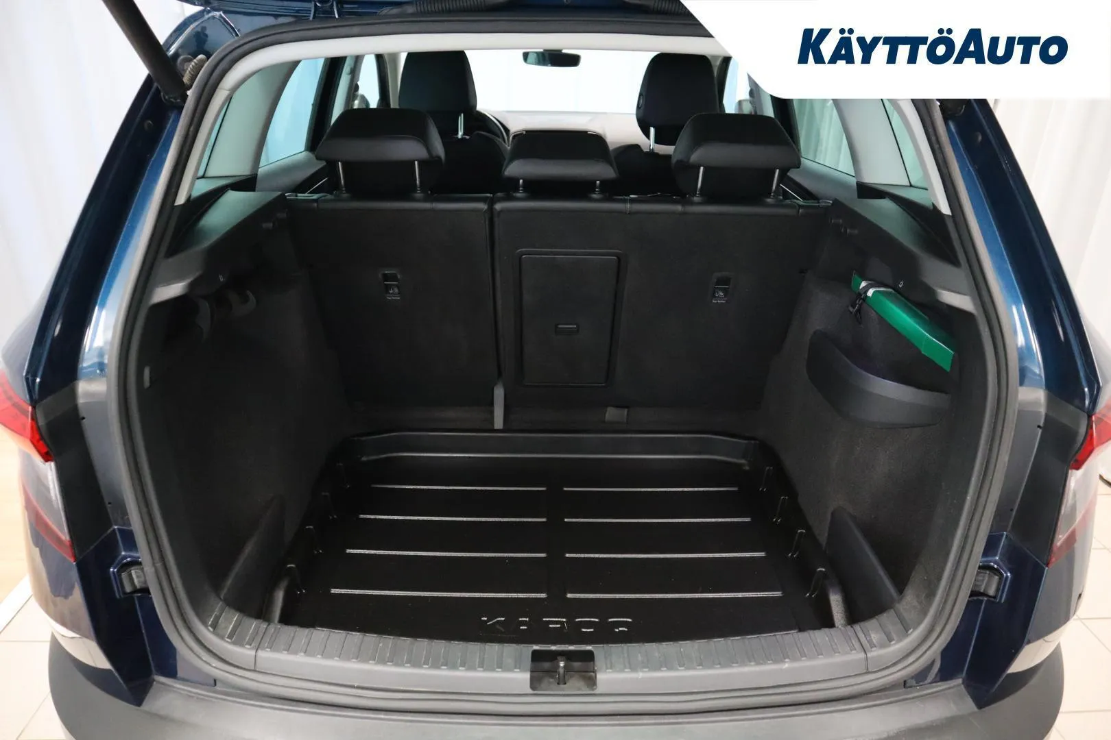 Skoda Karoq IZC-220 carousel image
