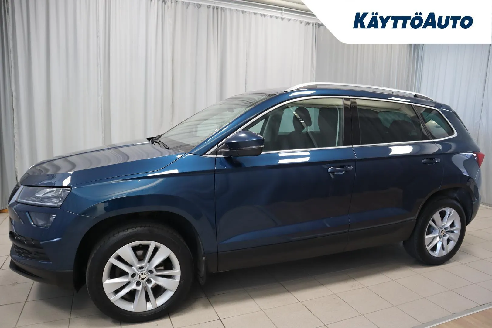 Skoda Karoq IZC-220 carousel image