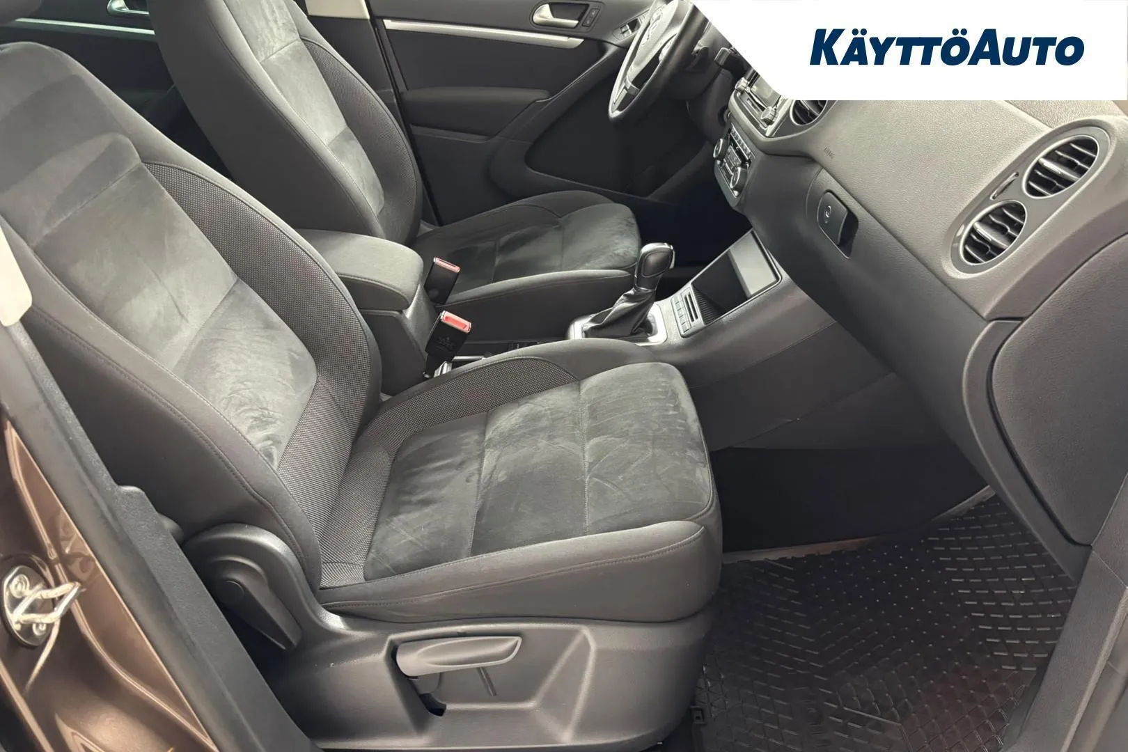 Volkswagen Tiguan IMH-954 carousel image