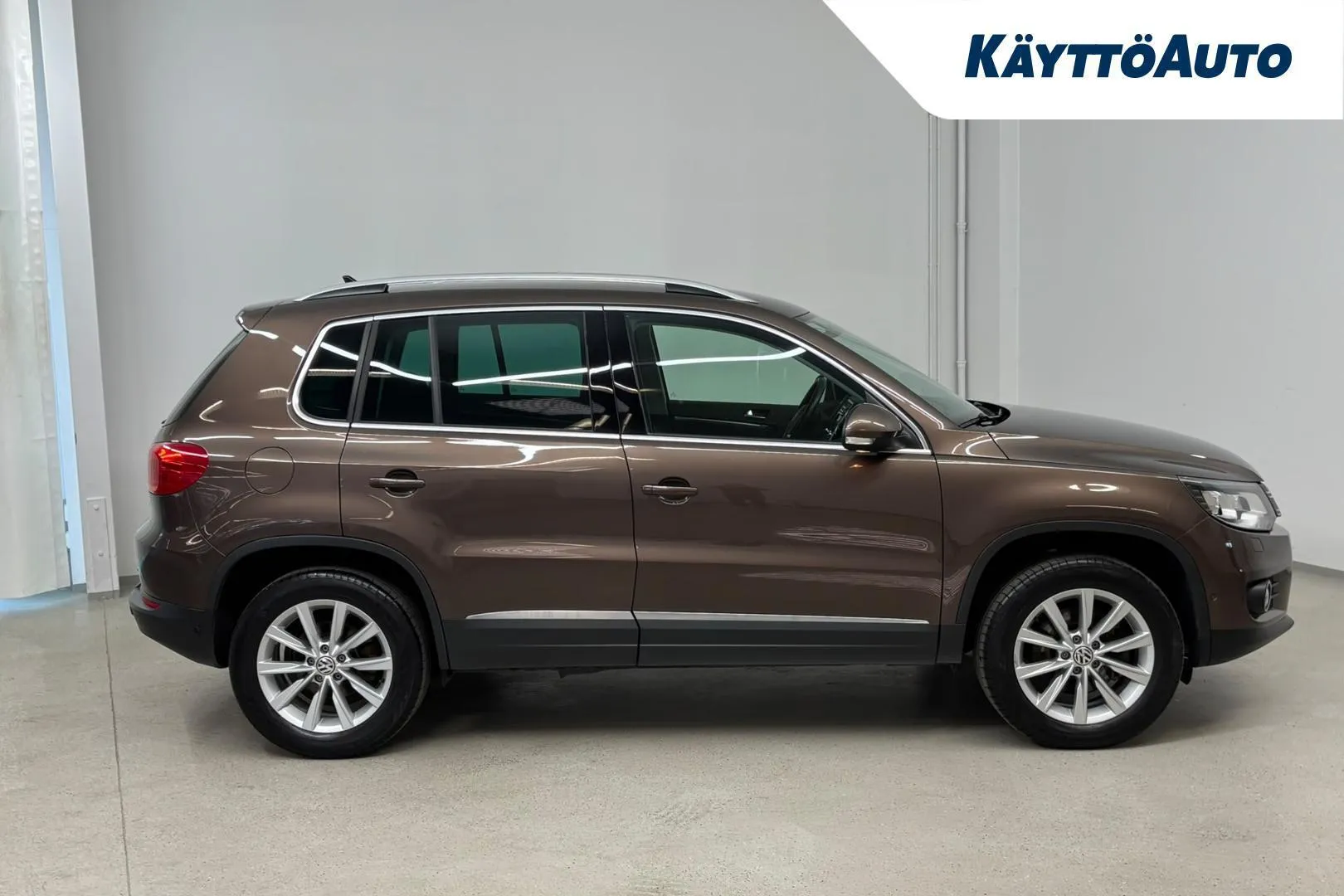Volkswagen Tiguan IMH-954 carousel image