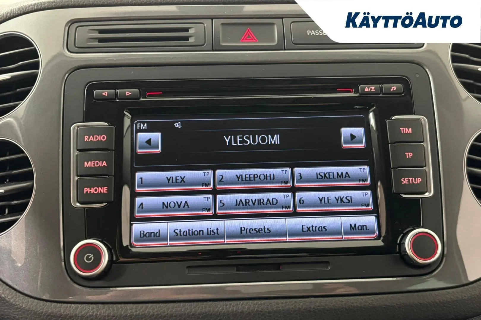 Volkswagen Tiguan IMH-954 carousel image