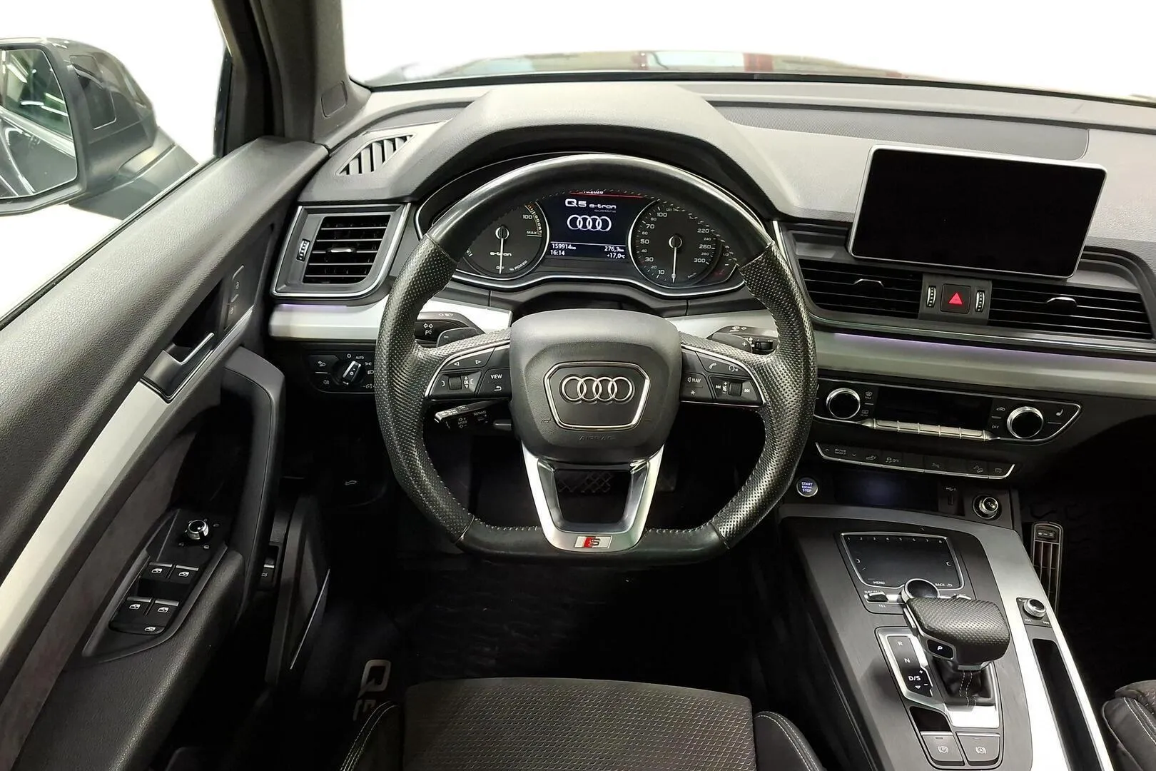 Audi Q5 KVN-619 carousel image