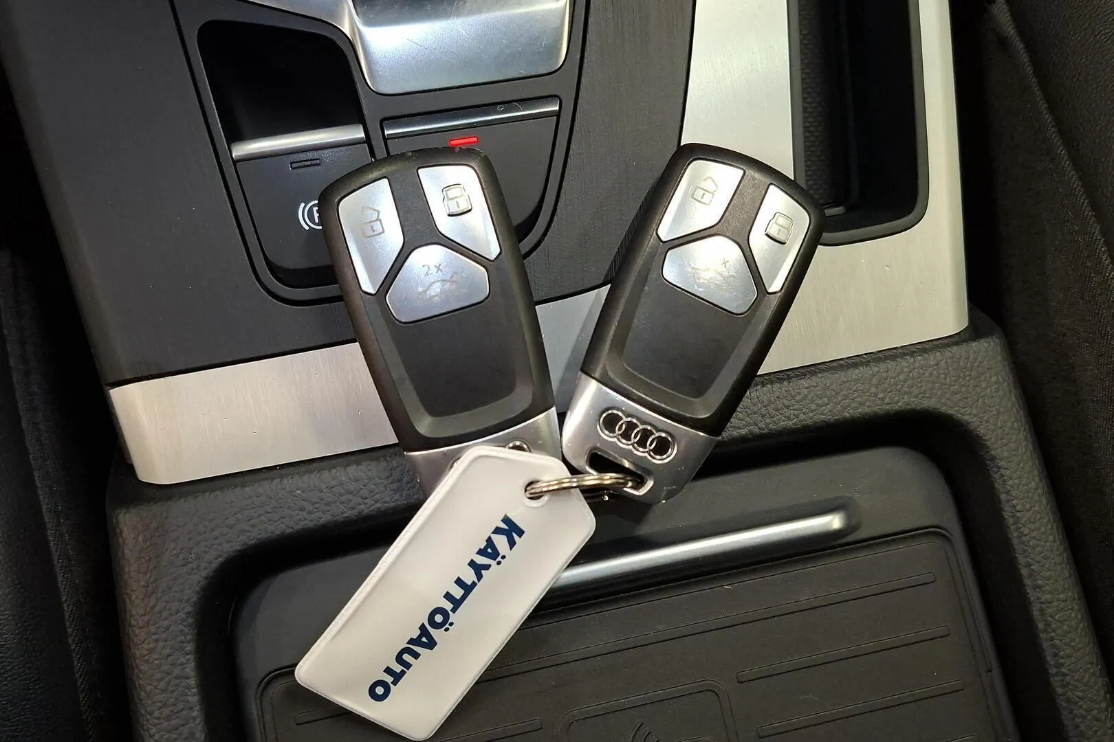 Audi Q5 KVN-619 carousel image