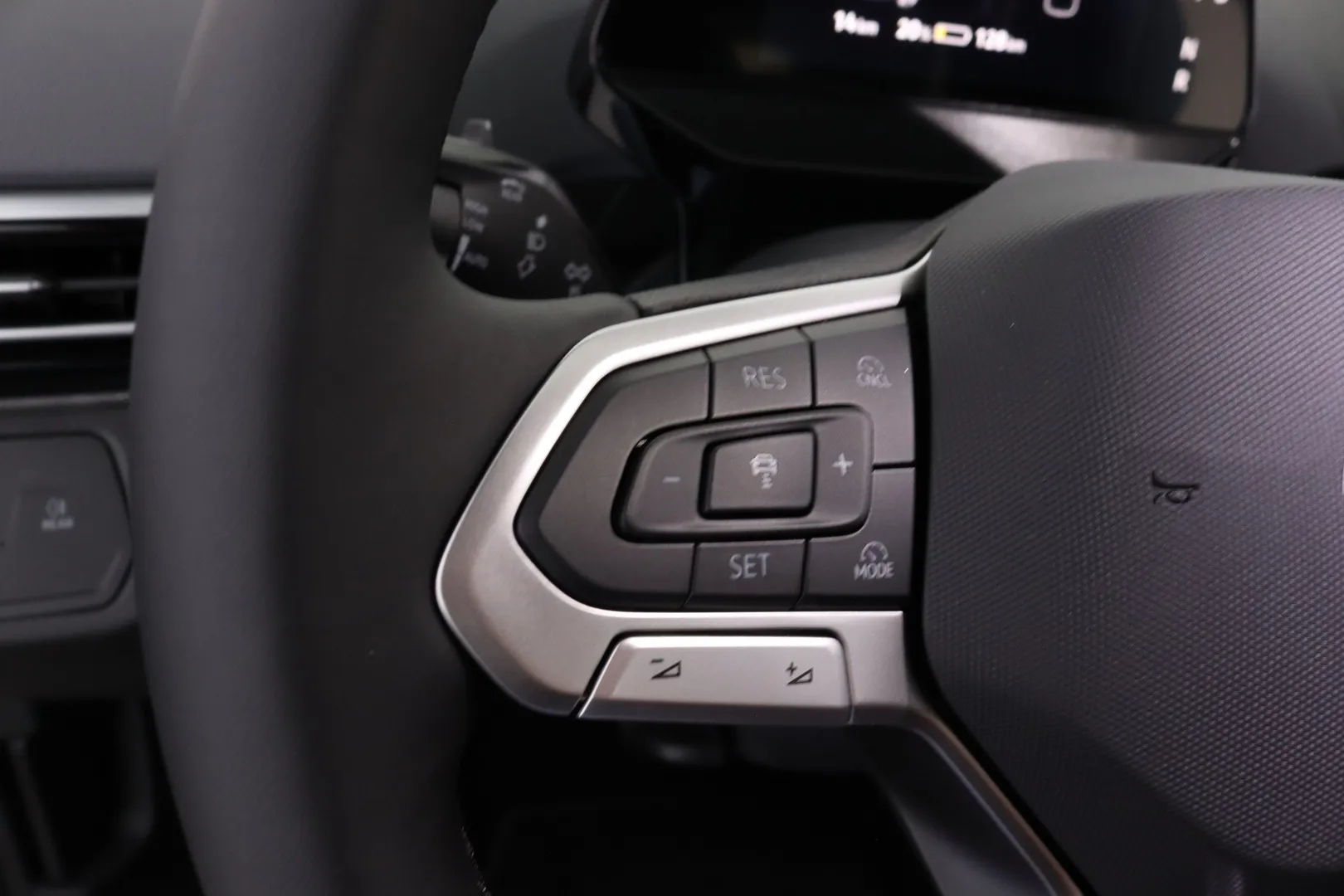 Volkswagen ID.4 KYT-489 carousel image