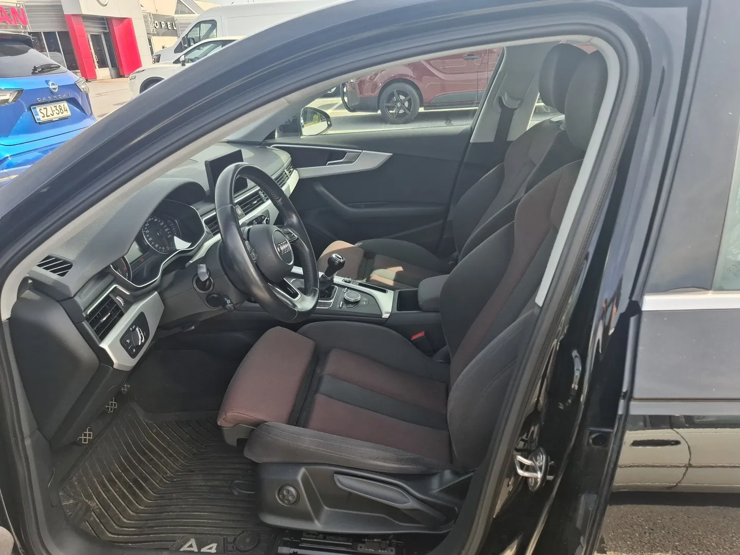 Audi A4 CNZ-542 carousel image
