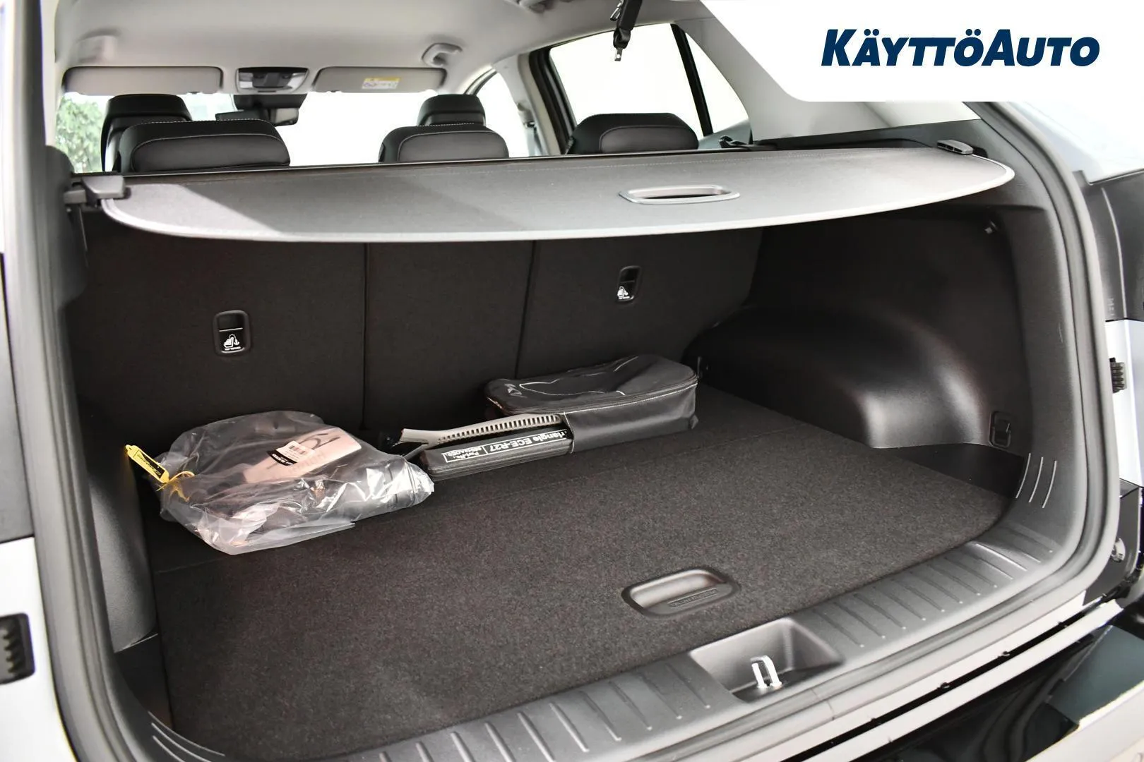 Kia Sportage SZX-728 carousel image