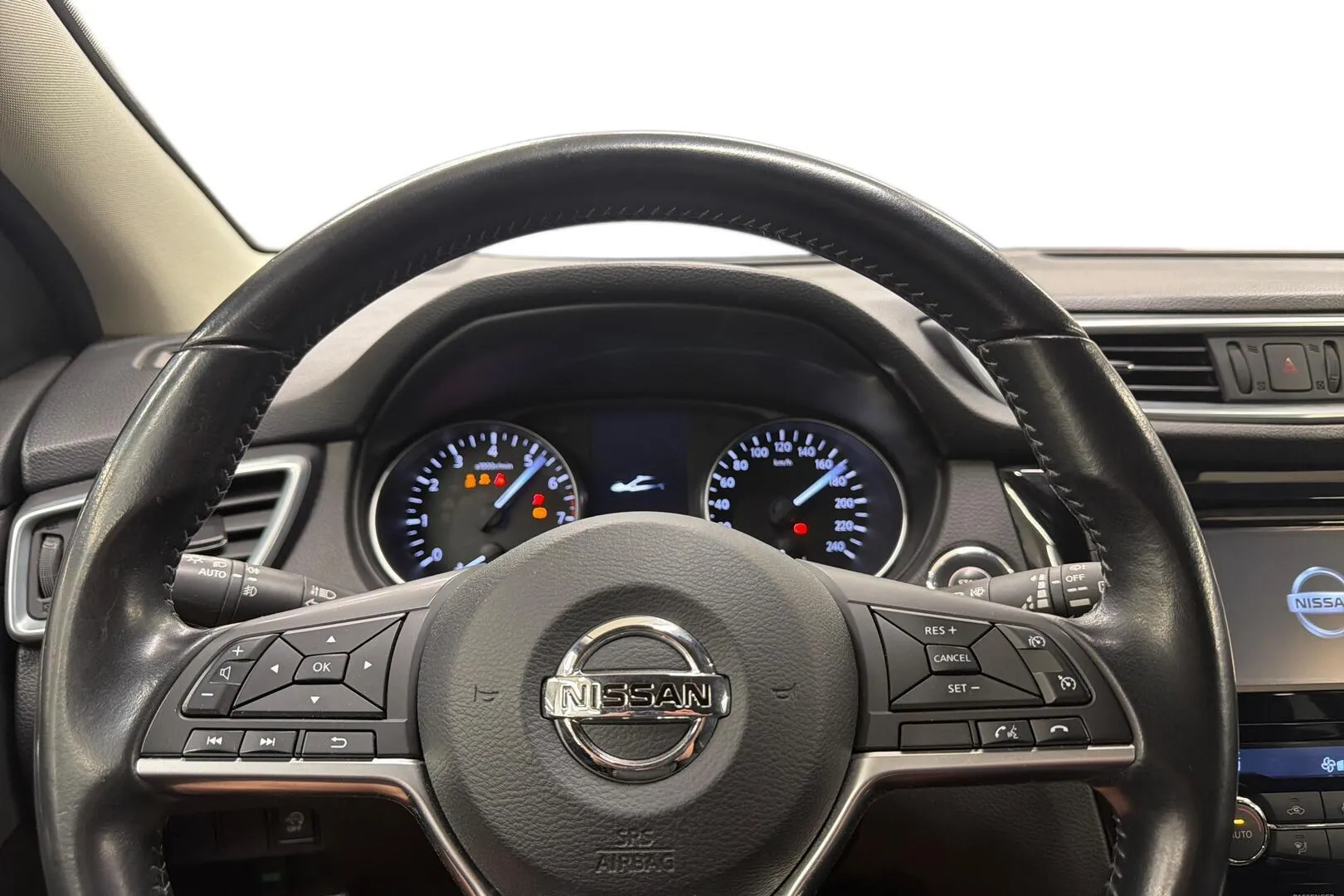 Nissan Qashqai BVB-214 carousel image
