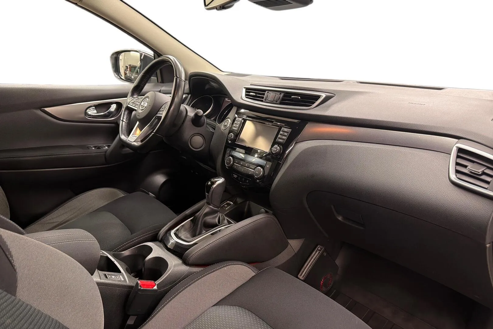 Nissan Qashqai BVB-214 carousel image