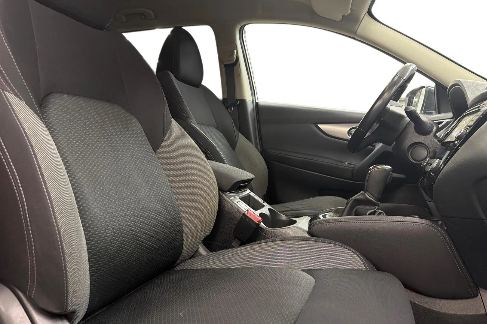 Nissan Qashqai BVB-214 carousel image