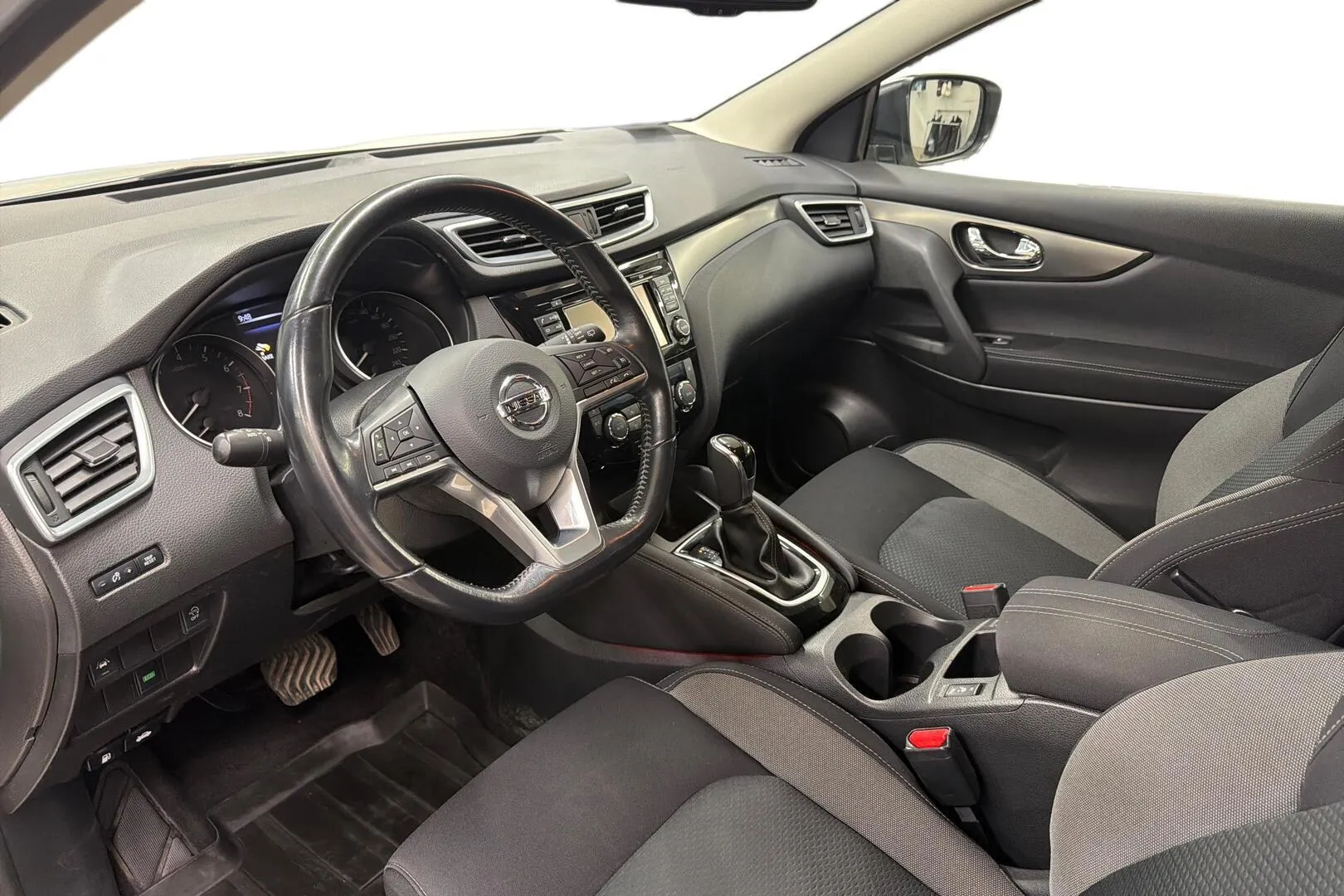Nissan Qashqai BVB-214 carousel image