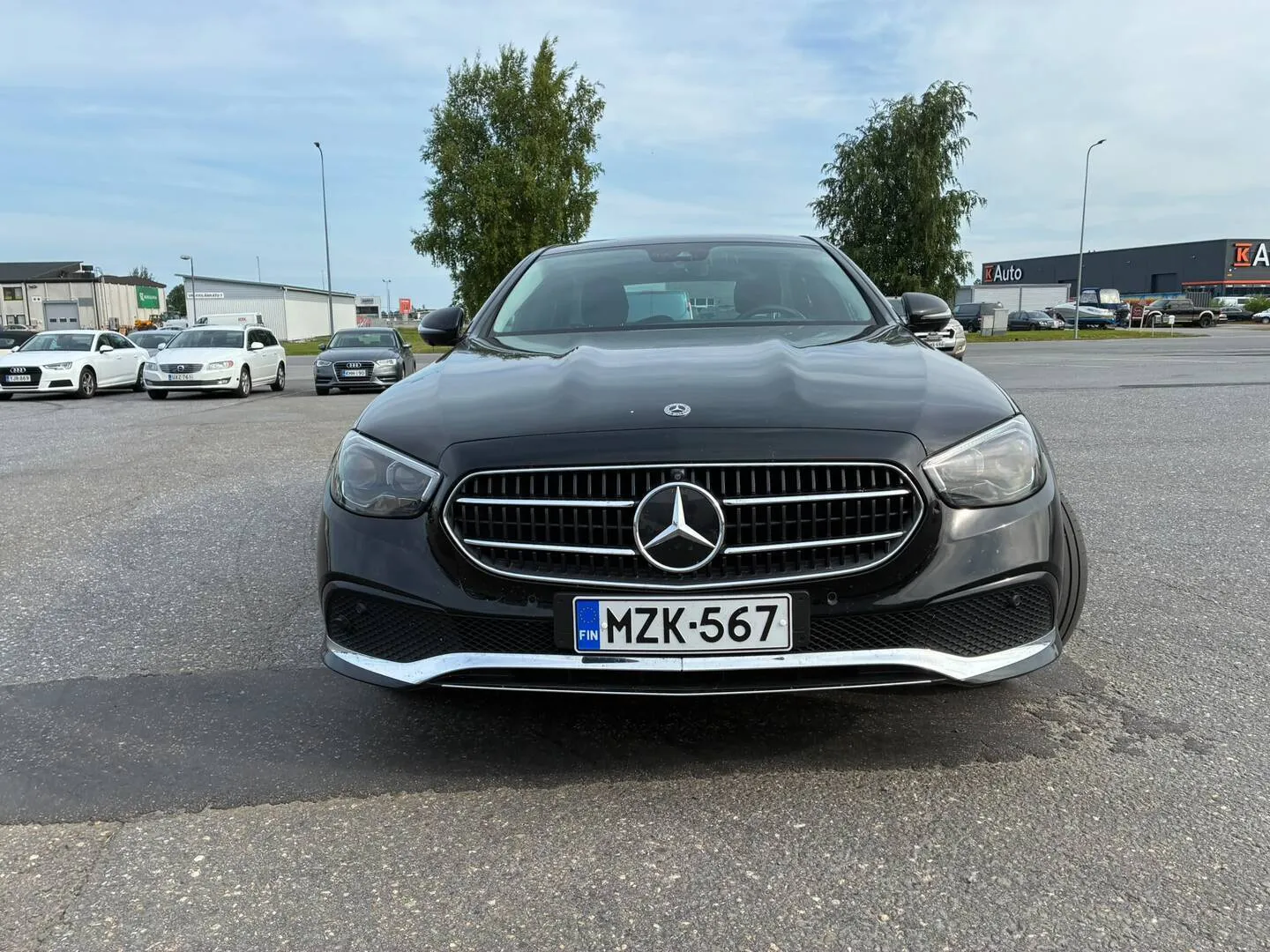 Mercedes-Benz E MZK-567 carousel image
