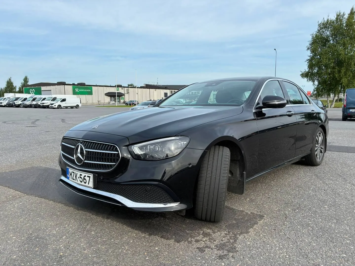 Mercedes-Benz E MZK-567 carousel image