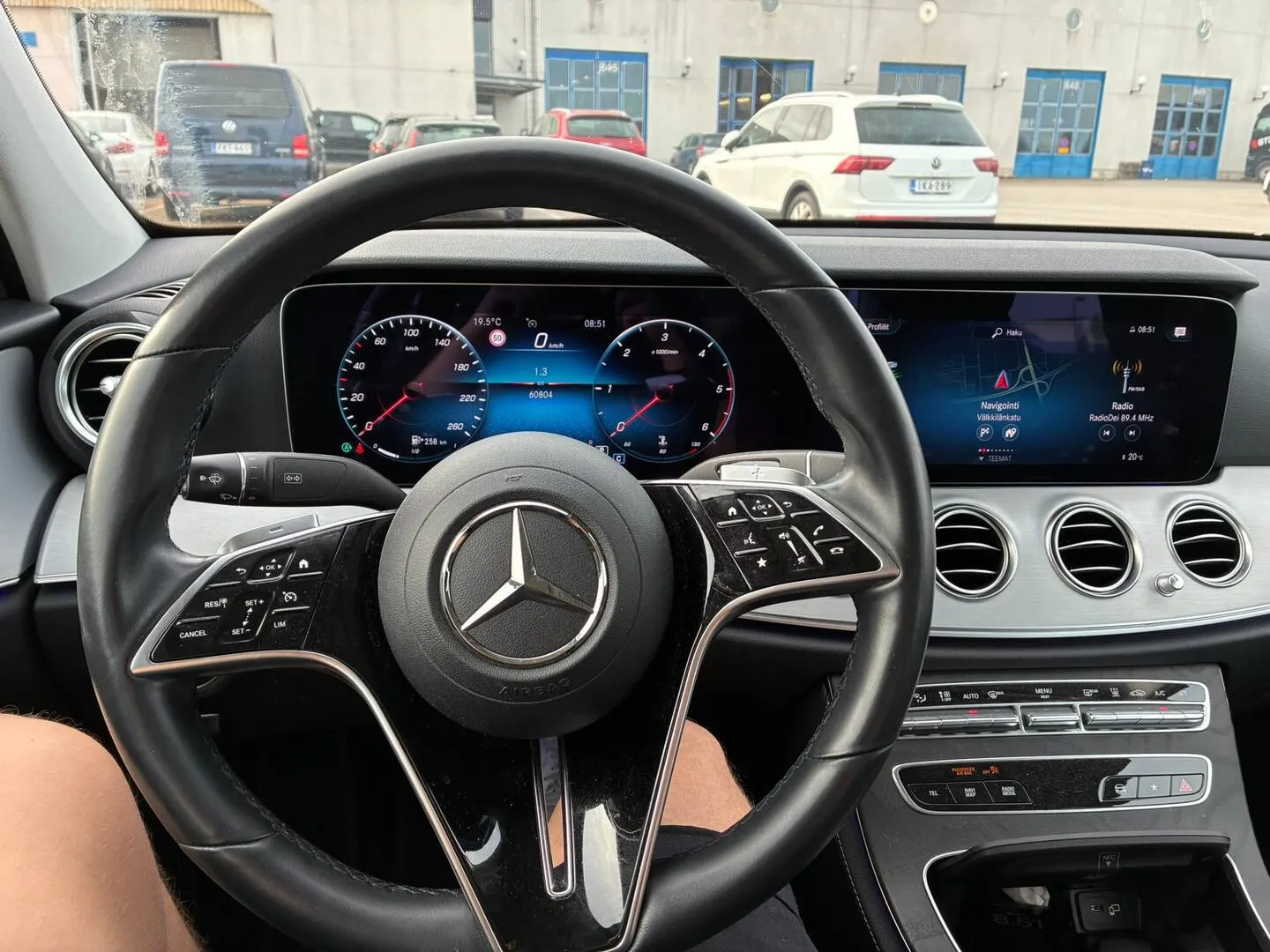Mercedes-Benz E MZK-567 carousel image