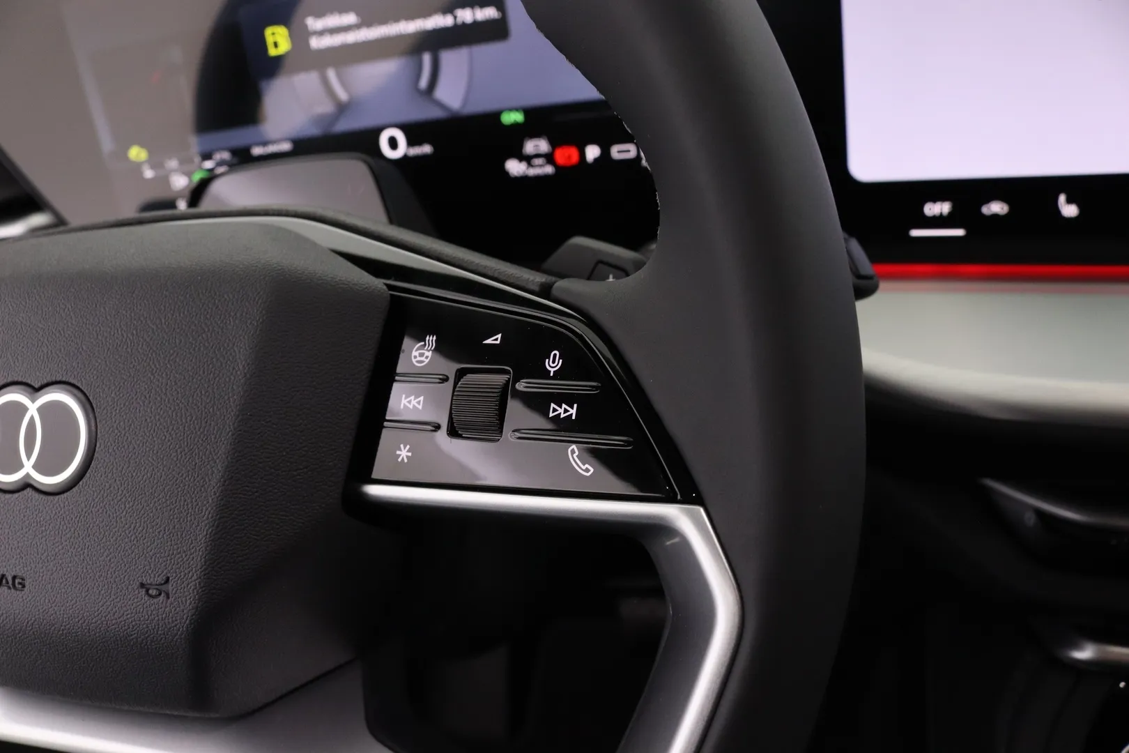 Audi Q5 ZRK-382 carousel image