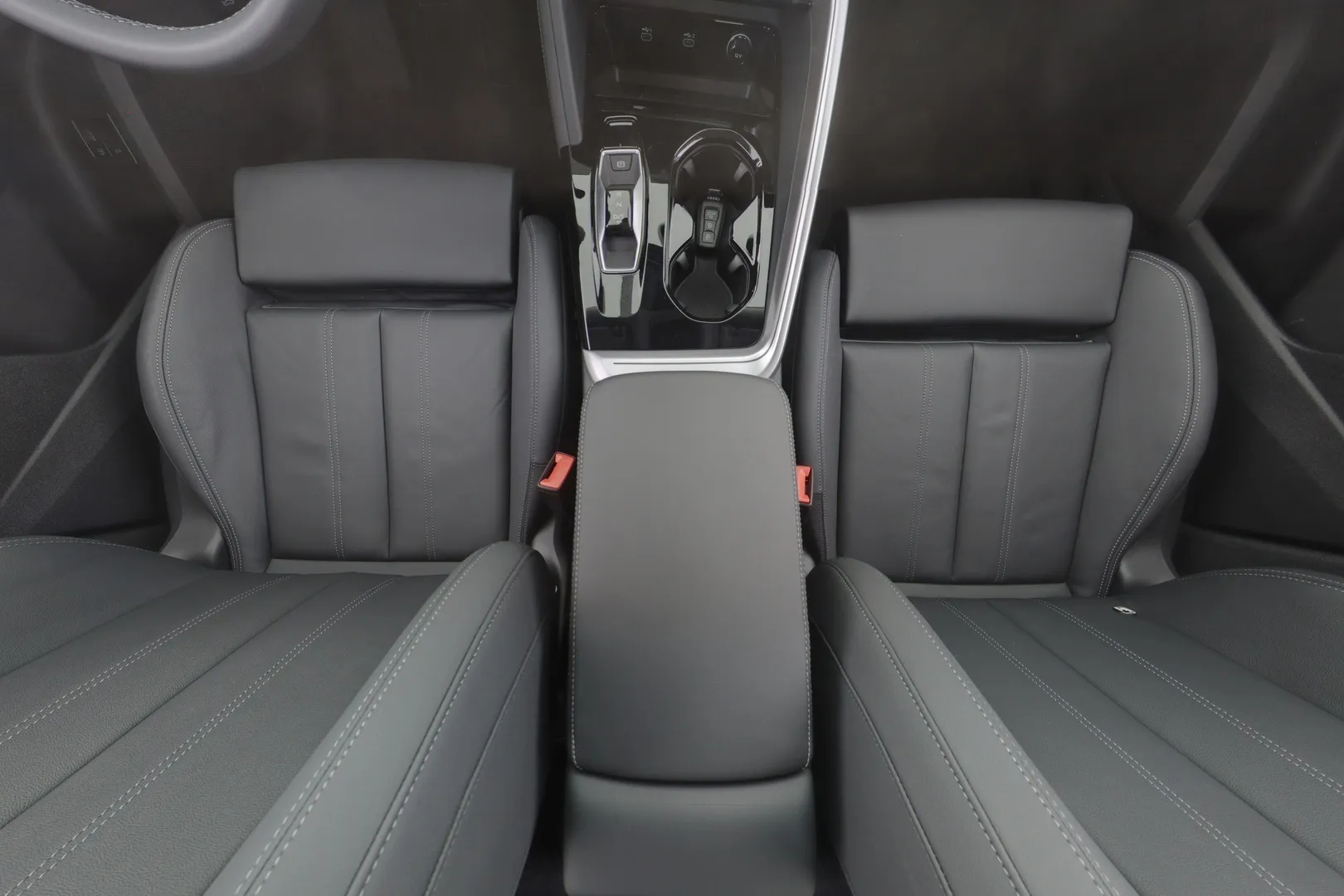 Audi Q5 ZRK-382 carousel image