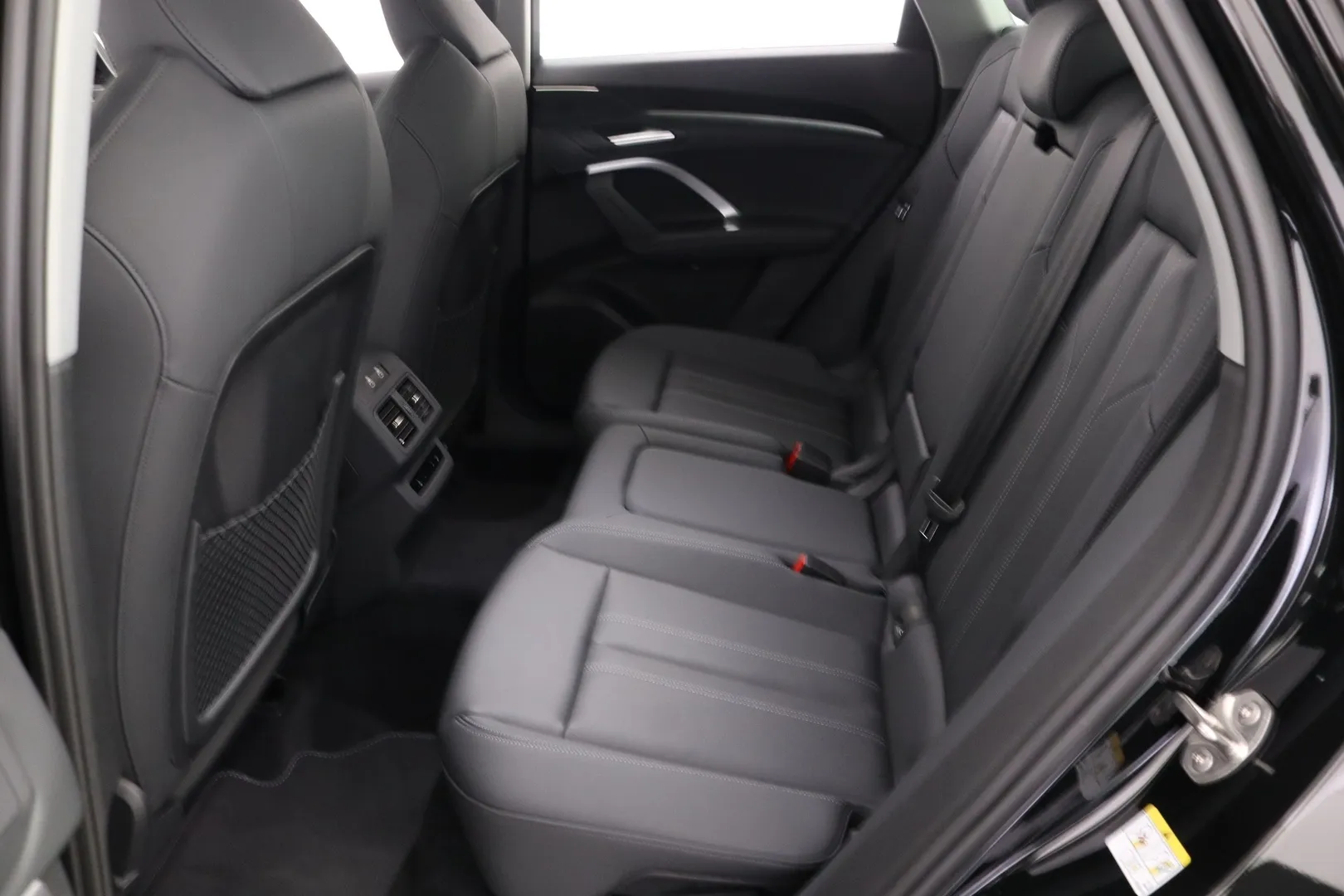 Audi Q5 ZRK-382 carousel image