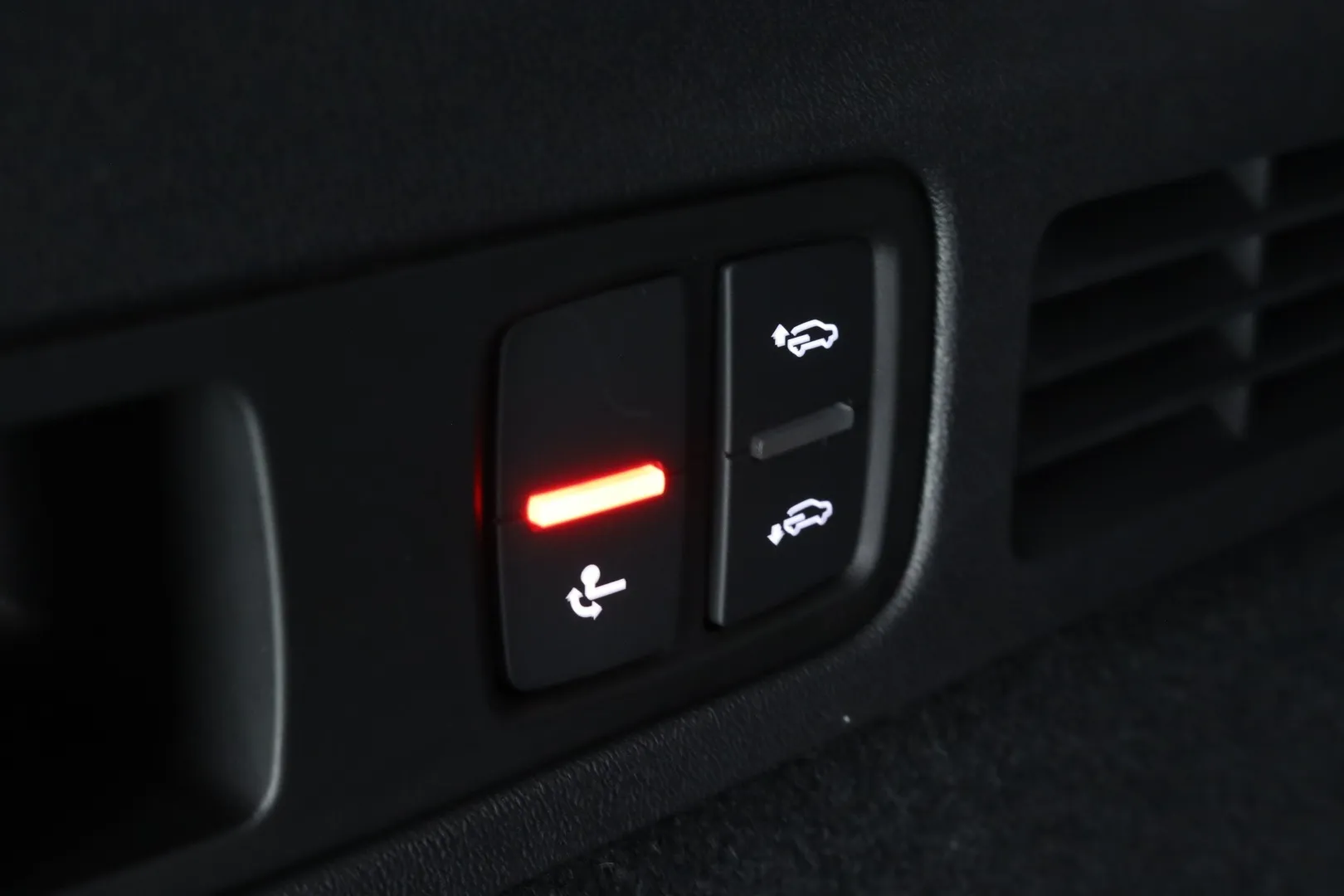 Audi Q5 ZRK-382 carousel image
