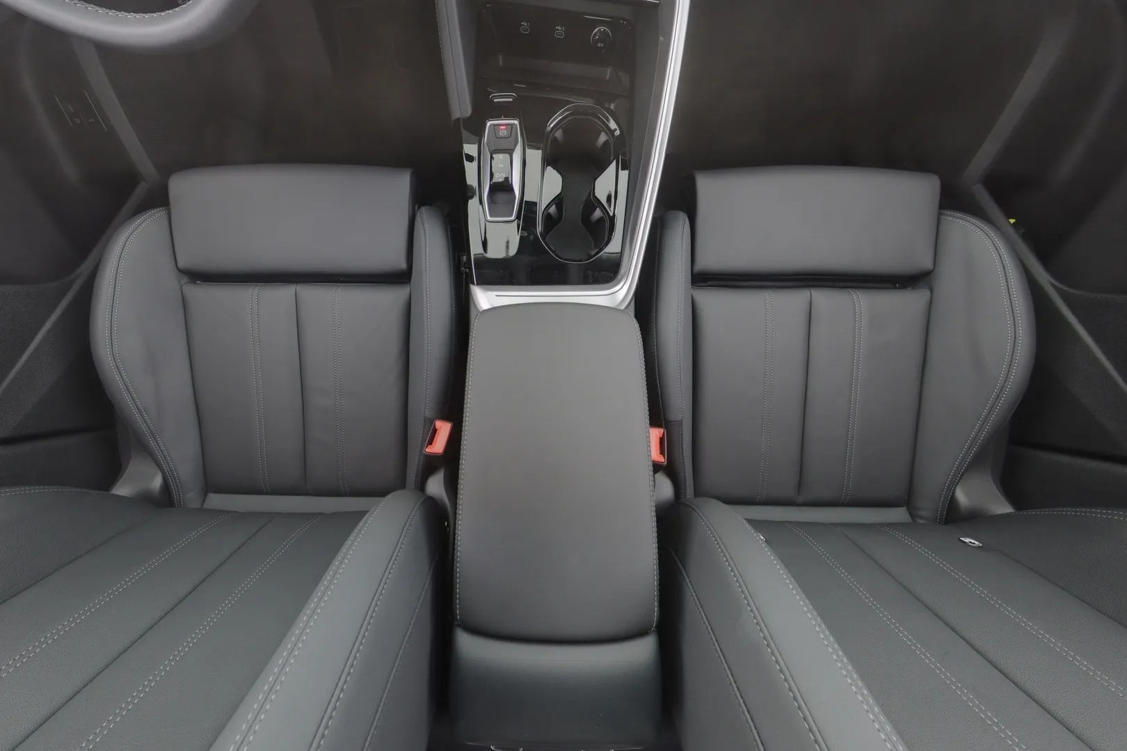Audi Q5 JOU-209 carousel image