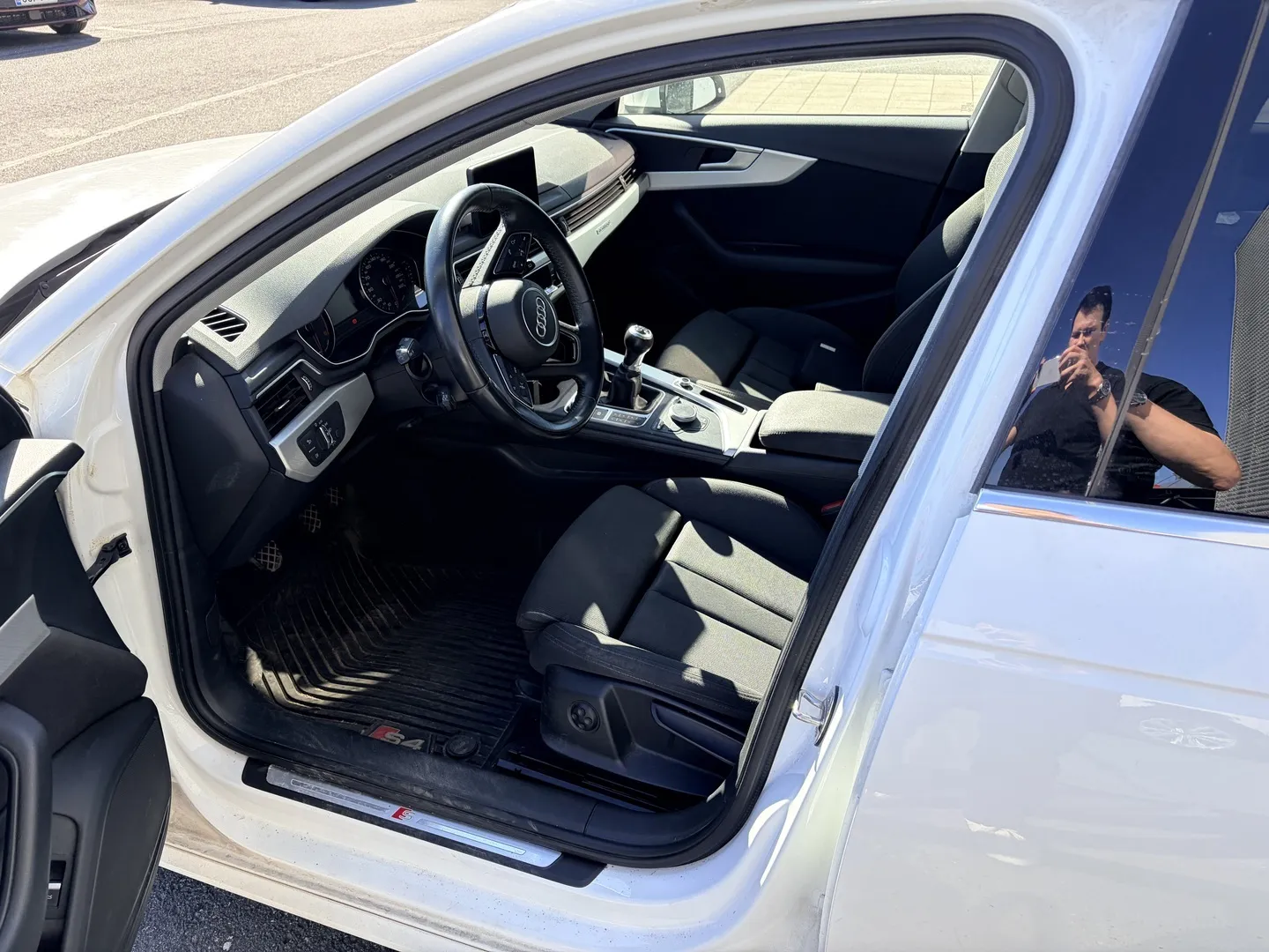 Audi A4 KTJ-965 carousel image