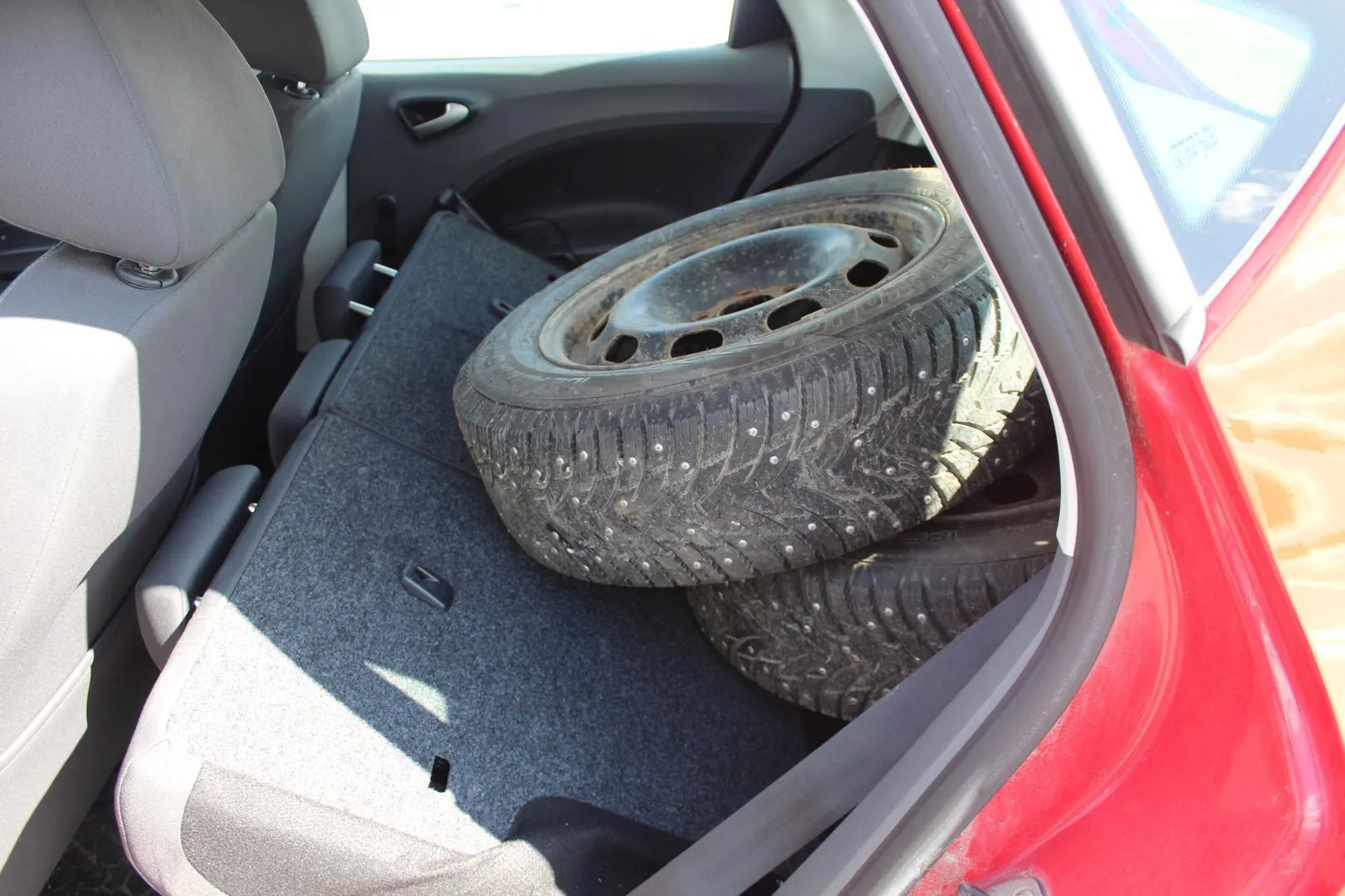 Seat Ibiza HUY-664 carousel image
