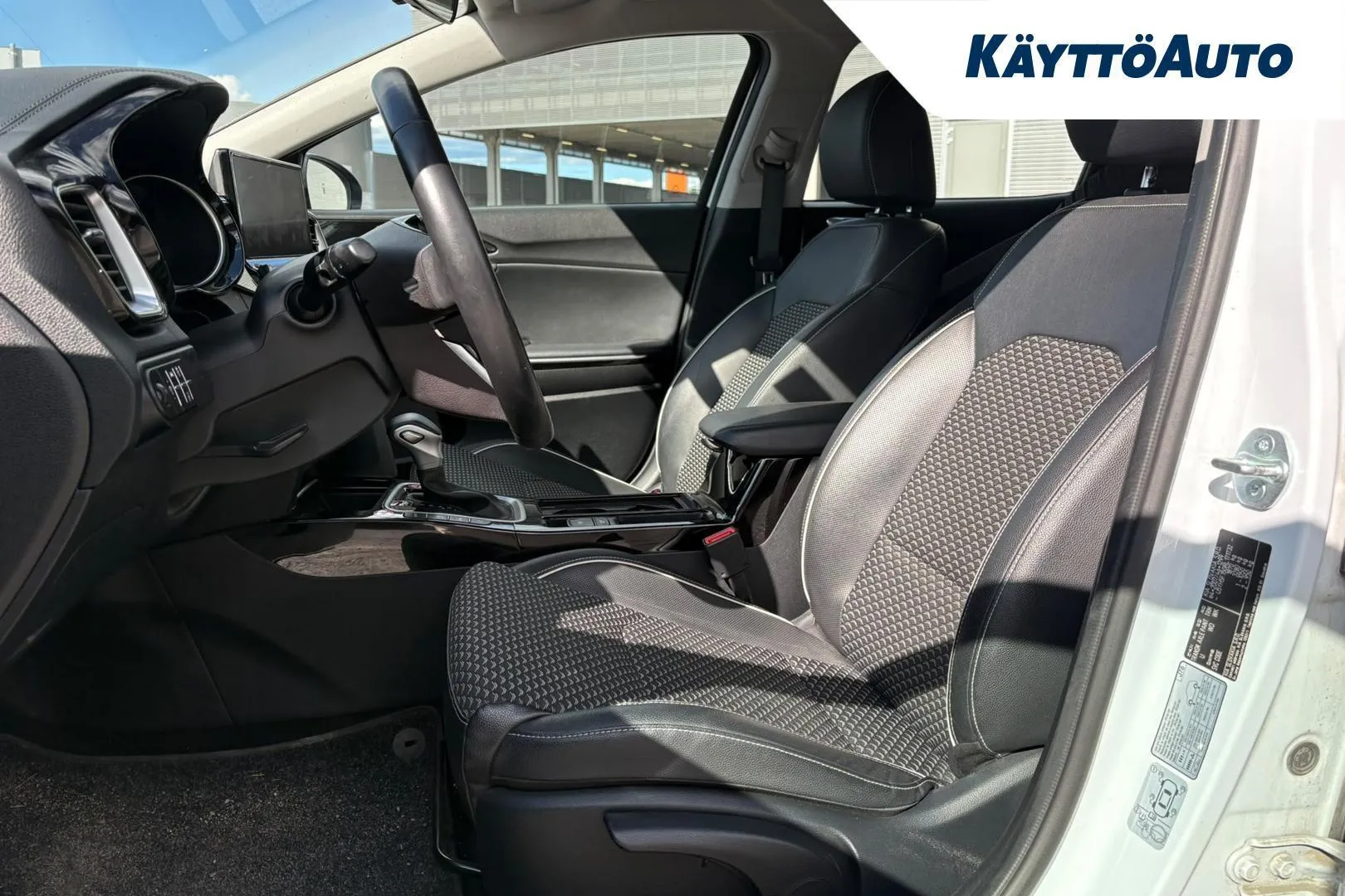 Kia XCeed NNL-621 carousel image