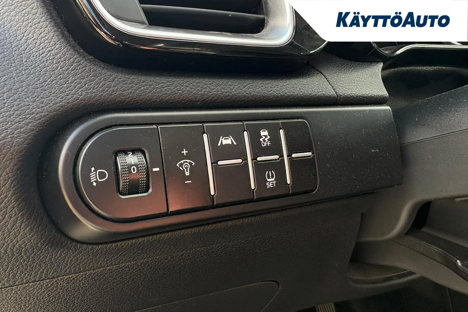 Kia XCeed NNL-621 carousel image