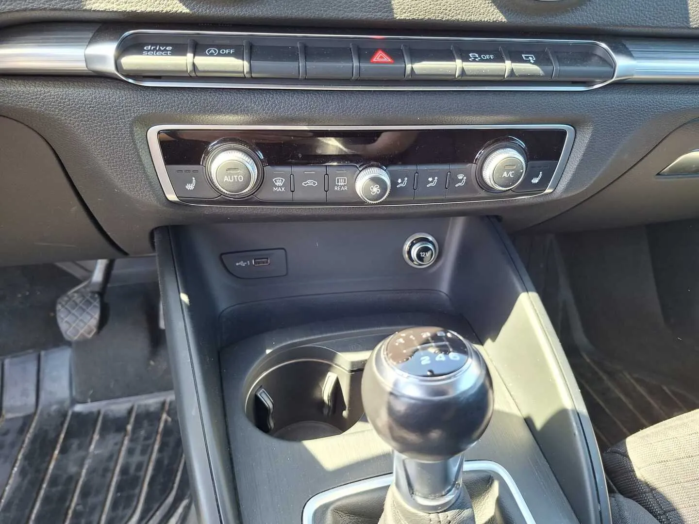Audi A3 SUZ-247 carousel image